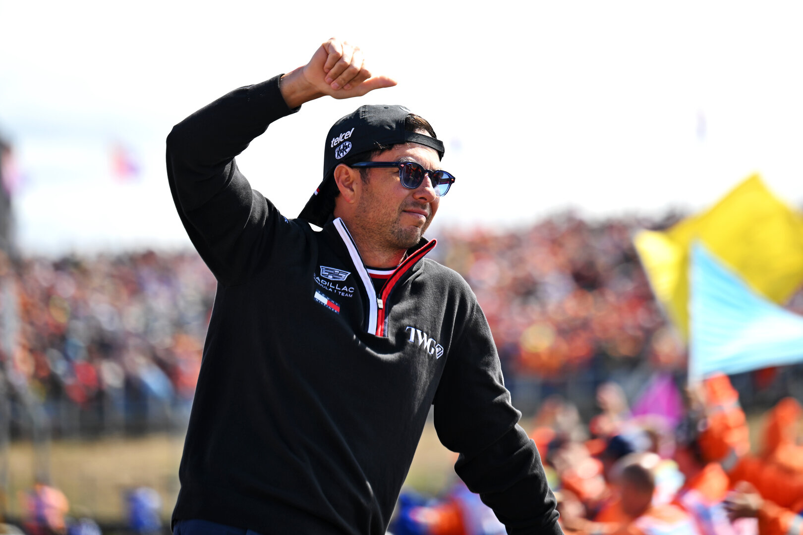 GP OLANDA, Sergio Perez (MEX) Cadillac Formula 1 Team on the drivers' parade.
23.08.2026. Formula 1 World Championship, Rd 12, Dutch Grand Prix, Zandvoort, Netherlands, Gara Day.
- www.xpbimages.com, EMail: requests@xpbimages.com © Copyright: Price / XPB Images
