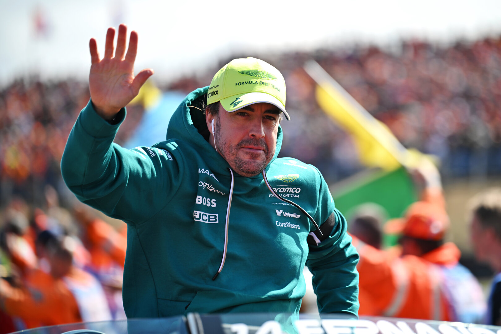 GP OLANDA, Fernando Alonso (ESP) Aston Martin F1 Team on the drivers' parade.
23.08.2026. Formula 1 World Championship, Rd 12, Dutch Grand Prix, Zandvoort, Netherlands, Gara Day.
- www.xpbimages.com, EMail: requests@xpbimages.com © Copyright: Price / XPB Images