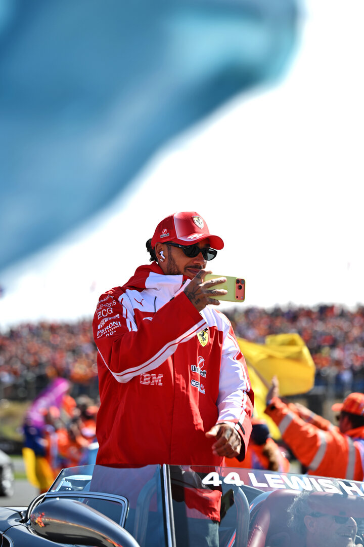 GP OLANDA, Lewis Hamilton (GBR) Ferrari on the drivers' parade.
23.08.2026. Formula 1 World Championship, Rd 12, Dutch Grand Prix, Zandvoort, Netherlands, Gara Day.
- www.xpbimages.com, EMail: requests@xpbimages.com © Copyright: Price / XPB Images