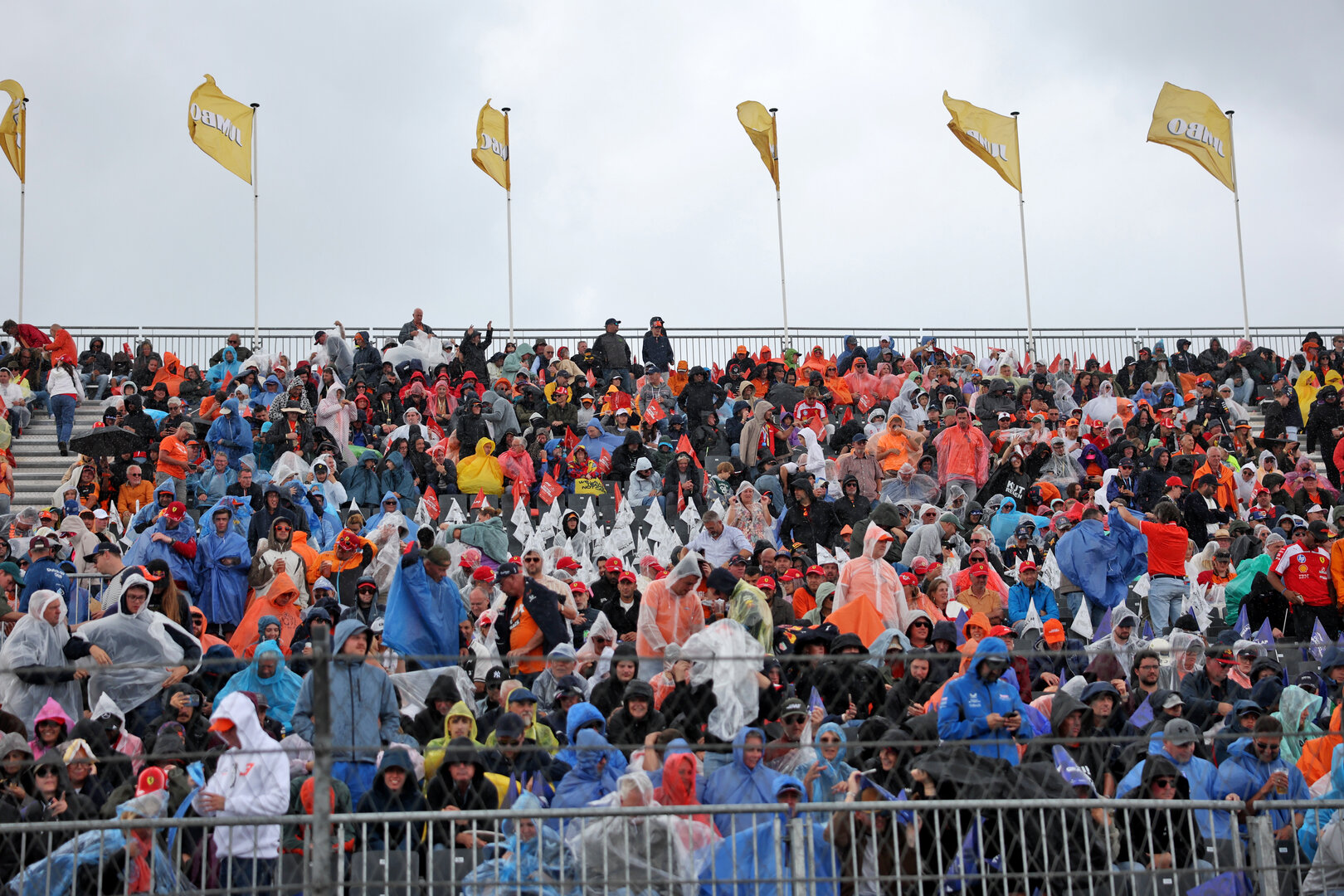 GP OLANDA, Circuit Atmosfera - fans in the grandstand.
23.08.2026. Formula 1 World Championship, Rd 12, Dutch Grand Prix, Zandvoort, Netherlands, Gara Day.
- www.xpbimages.com, EMail: requests@xpbimages.com © Copyright: Bearne / XPB Images