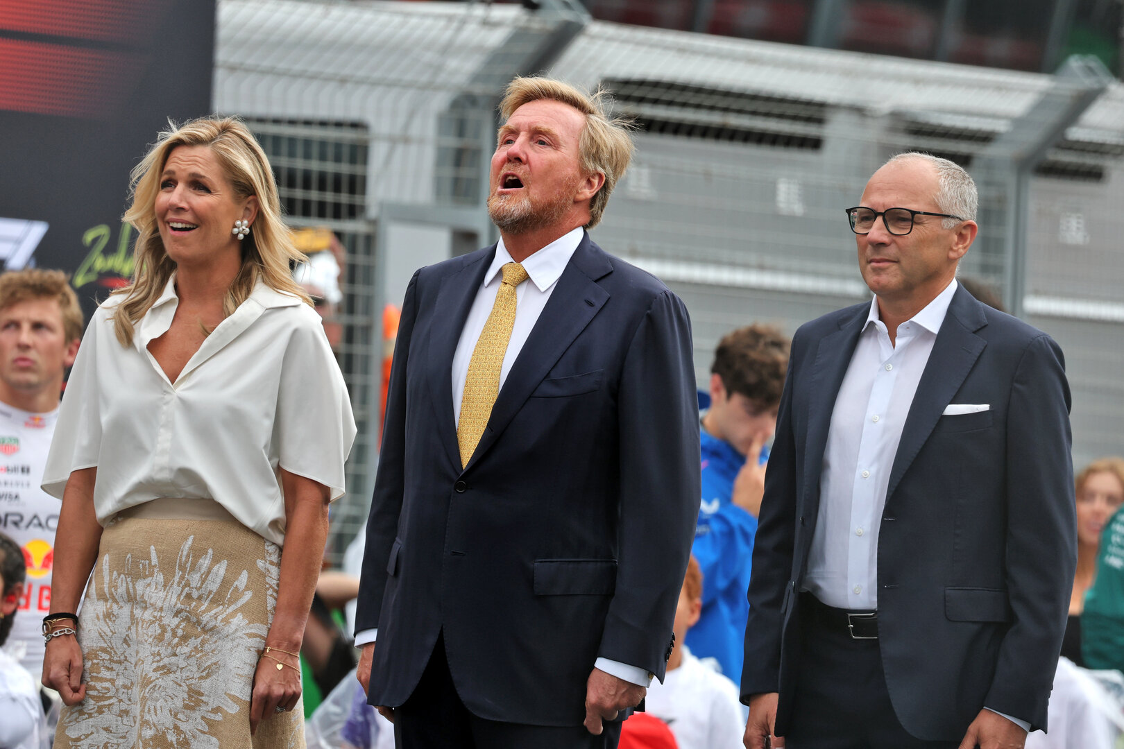 GP OLANDA, (L to R): Queen Maxima of the Netherlands with her husband Willem-Alexander (NLD), King of the Netherlands, e Stefano Domenicali (ITA) Formula One President e CEO as the grid observes the national anthem.
23.08.2026. Formula 1 World Championship, Rd 12, Dutch Grand Prix, Zandvoort, Netherlands, Gara Day.
- www.xpbimages.com, EMail: requests@xpbimages.com © Copyright: Moy / XPB Images