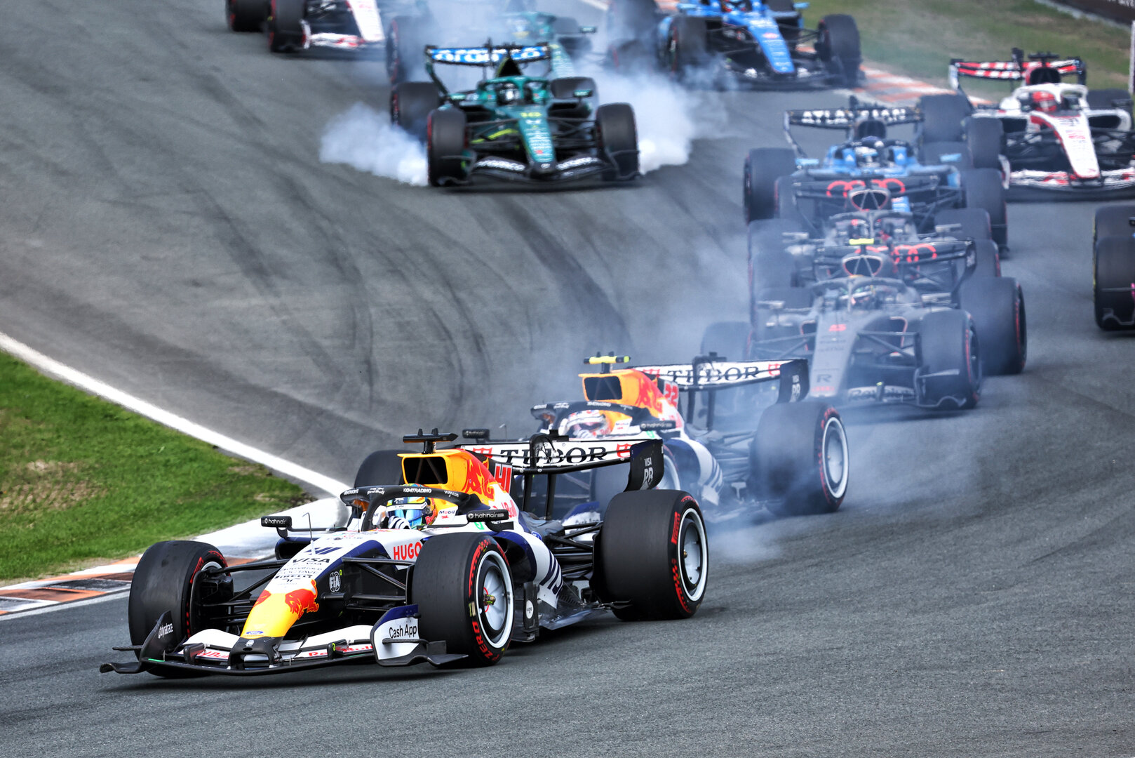 GP OLANDA, Arvid Lindblad (GBR) Racing Bulls Formula One Team VCARB 03 at the partenza of the race.
23.08.2026. Formula 1 World Championship, Rd 12, Dutch Grand Prix, Zandvoort, Netherlands, Gara Day.
- www.xpbimages.com, EMail: requests@xpbimages.com © Copyright: Bearne / XPB Images
