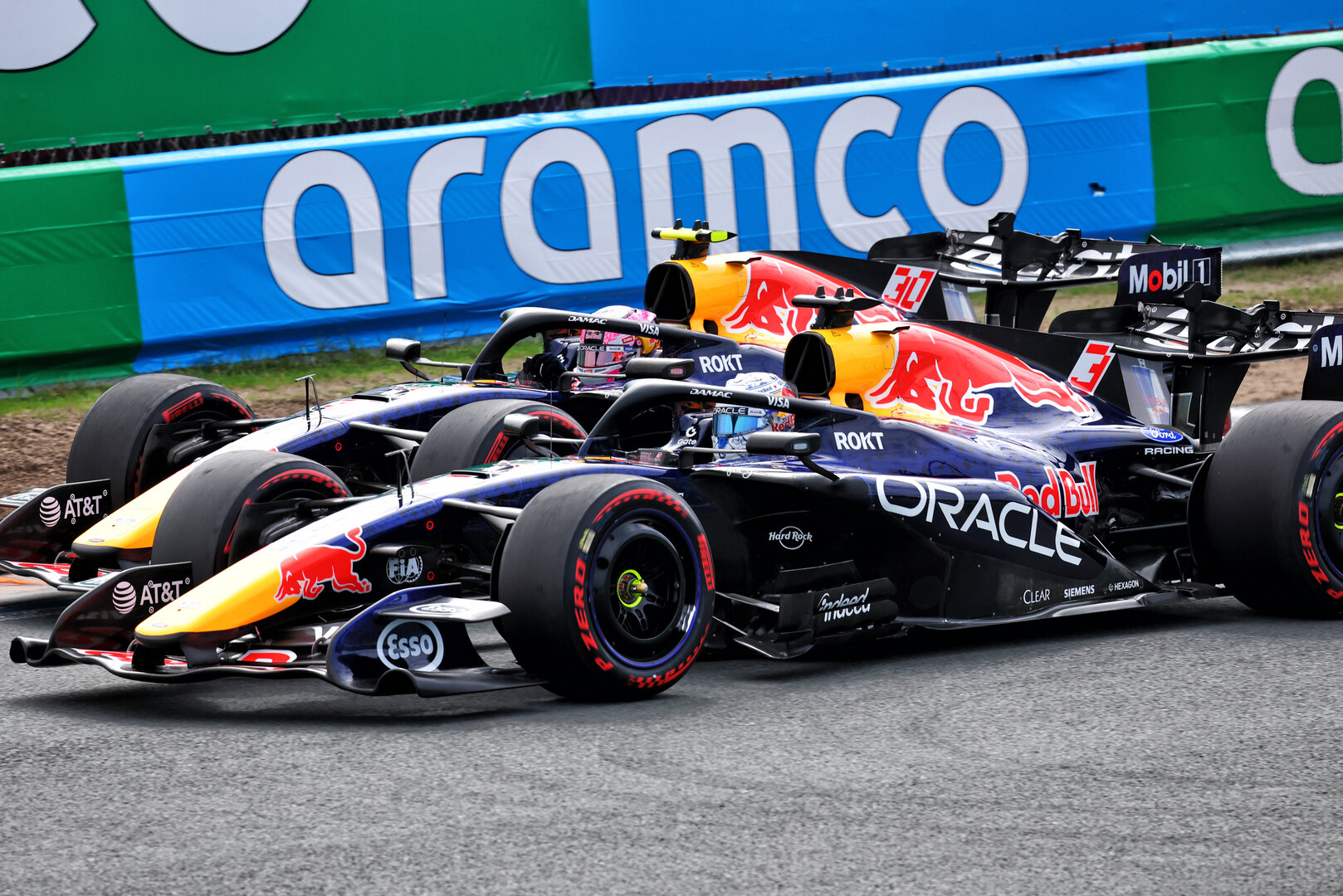GP OLANDA, Liam Lawson (NZL) Red Bull Racing RB22 e Max Verstappen (NLD) Red Bull Racing RB22 battle for position.
23.08.2026. Formula 1 World Championship, Rd 12, Dutch Grand Prix, Zandvoort, Netherlands, Gara Day.
- www.xpbimages.com, EMail: requests@xpbimages.com © Copyright: Bearne / XPB Images