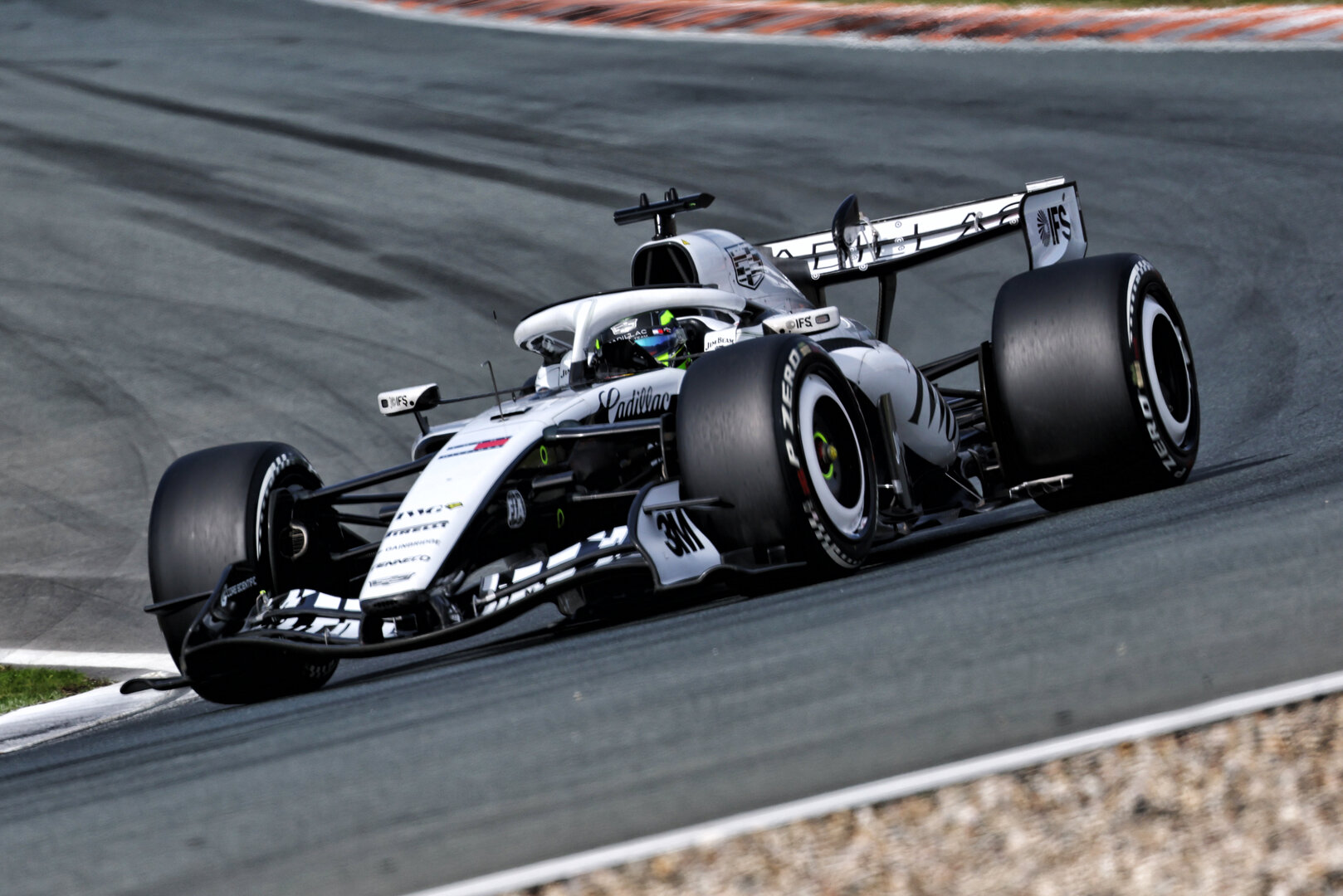 GP OLANDA, Sergio Perez (MEX) Cadillac Formula 1 Team MAC-26.
23.08.2026. Formula 1 World Championship, Rd 12, Dutch Grand Prix, Zandvoort, Netherlands, Gara Day.
- www.xpbimages.com, EMail: requests@xpbimages.com © Copyright: Bearne / XPB Images