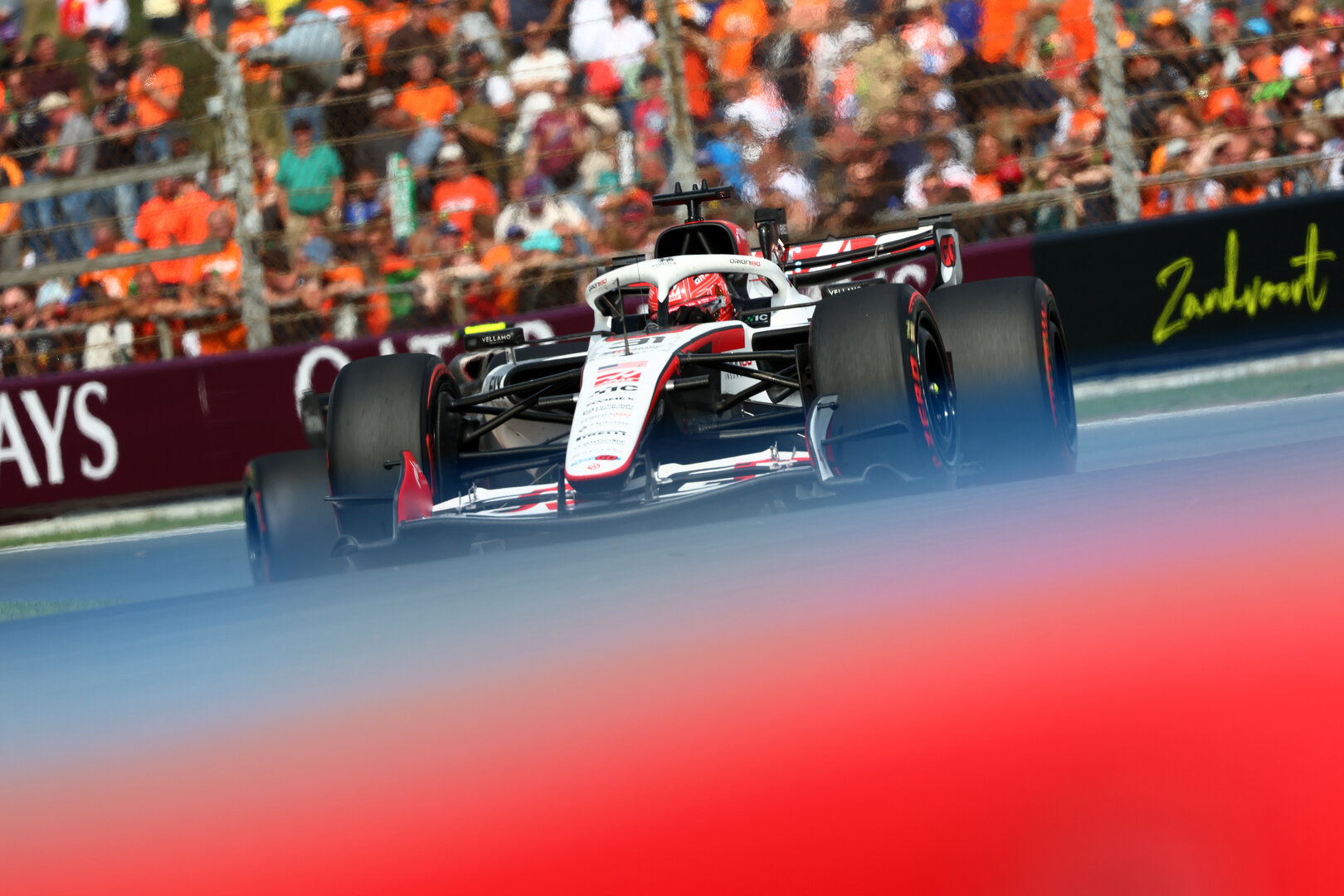 GP OLANDA, Esteban Ocon (FRA) Haas F1 Team VF-26.
23.08.2026. Formula 1 World Championship, Rd 12, Dutch Grand Prix, Zandvoort, Netherlands, Gara Day.
- www.xpbimages.com, EMail: requests@xpbimages.com © Copyright: Bearne / XPB Images