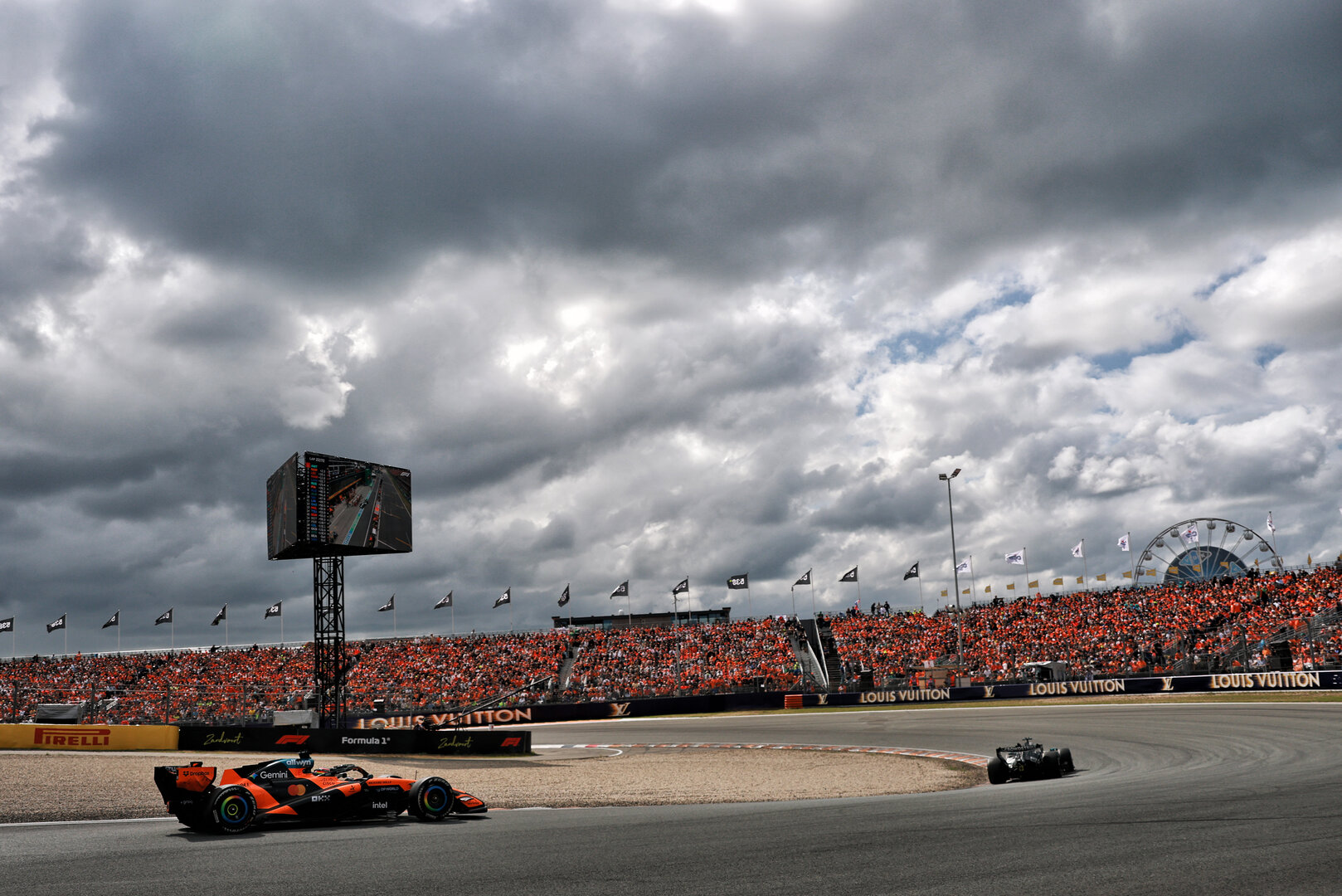 GP OLANDA, Oscar Piastri (AUS) McLaren F1 Team MCL40.
23.08.2026. Formula 1 World Championship, Rd 12, Dutch Grand Prix, Zandvoort, Netherlands, Gara Day.
- www.xpbimages.com, EMail: requests@xpbimages.com © Copyright: Charniaux / XPB Images