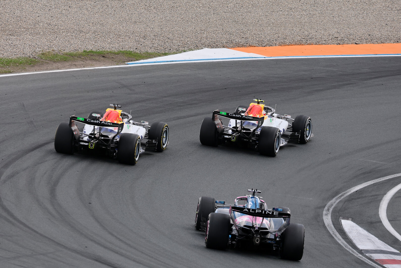 GP OLANDA, Arvid Lindblad (GBR) Racing Bulls Formula One Team VCARB 03 e Yuki Tsunoda (JPN) Racing Bulls Formula One Team VCARB 03 Reserve Driver battle for position.
23.08.2026. Formula 1 World Championship, Rd 12, Dutch Grand Prix, Zandvoort, Netherlands, Gara Day.
- www.xpbimages.com, EMail: requests@xpbimages.com © Copyright: Moy / XPB Images