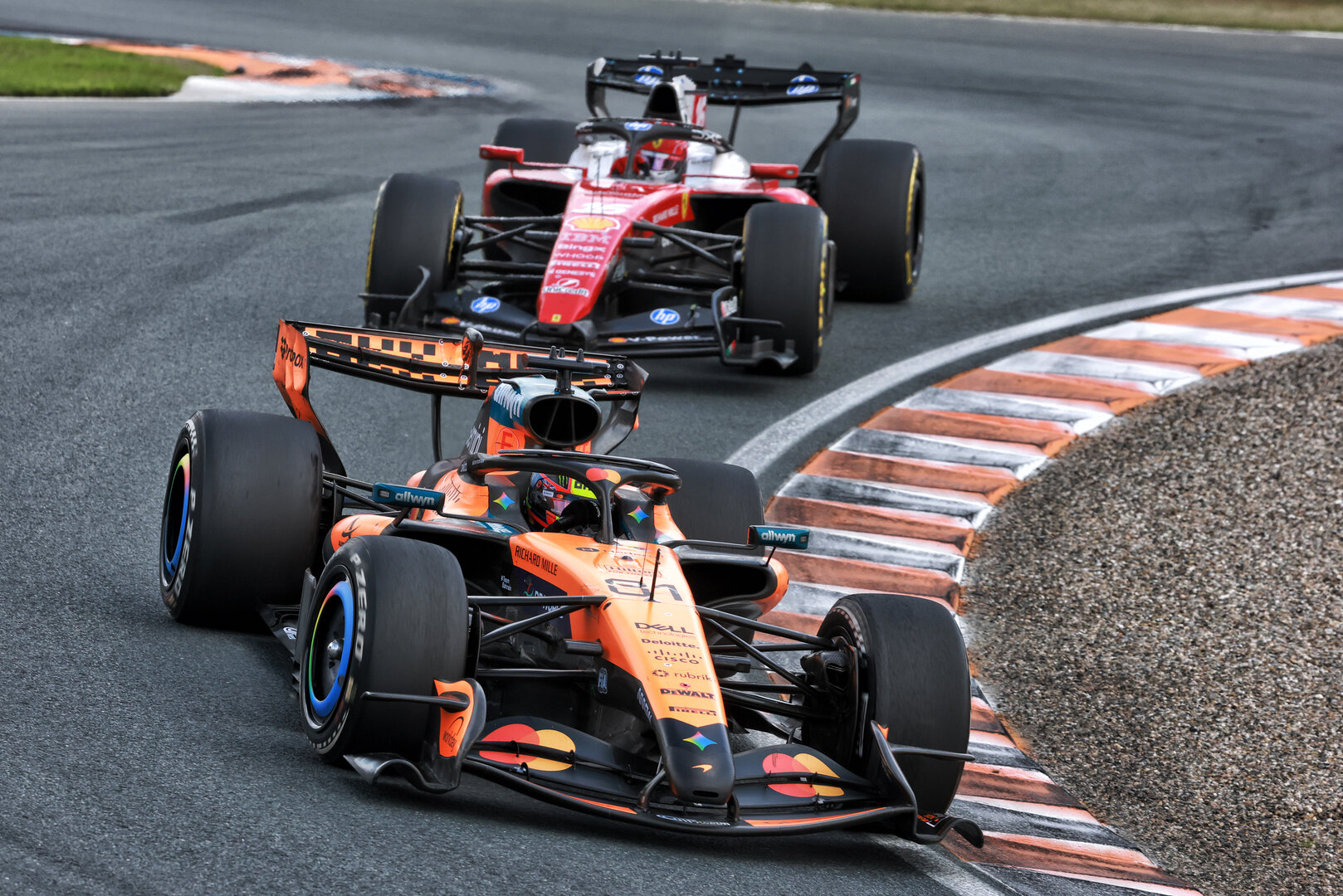 GP OLANDA, Oscar Piastri (AUS) McLaren F1 Team MCL40.
23.08.2026. Formula 1 World Championship, Rd 12, Dutch Grand Prix, Zandvoort, Netherlands, Gara Day.
- www.xpbimages.com, EMail: requests@xpbimages.com © Copyright: Charniaux / XPB Images