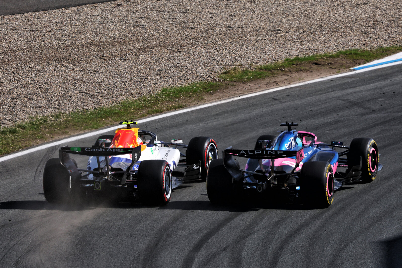 GP OLANDA, Yuki Tsunoda (JPN) Racing Bulls Formula One Team VCARB 03 Reserve Driver e Pierre Gasly (FRA) Alpine F1 Team A526 battle for position.
23.08.2026. Formula 1 World Championship, Rd 12, Dutch Grand Prix, Zandvoort, Netherlands, Gara Day.
- www.xpbimages.com, EMail: requests@xpbimages.com © Copyright: Bearne / XPB Images