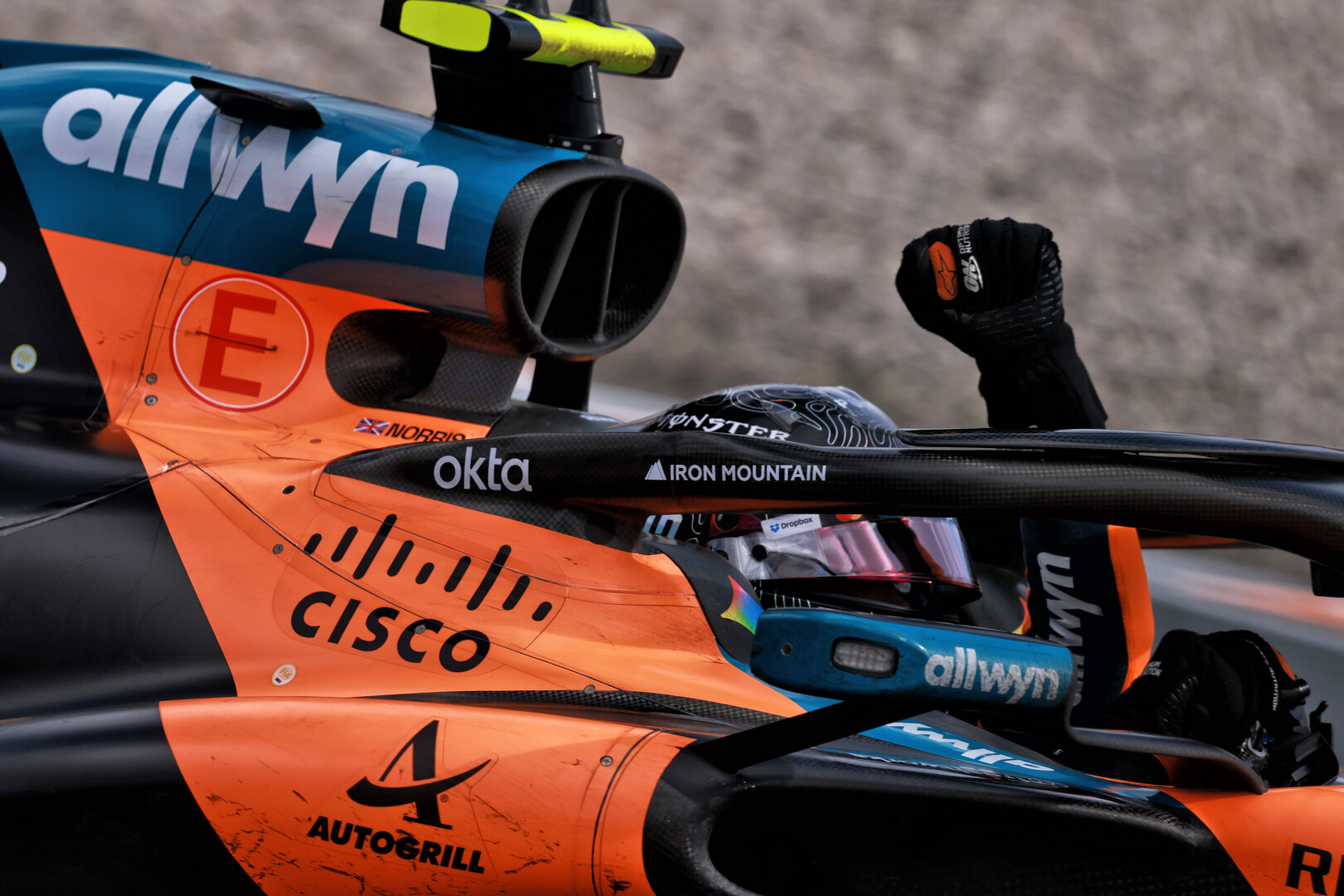 GP OLANDA, Gara winner Lando Norris (GBR) McLaren F1 Team MCL40 celebrates at the end of the race.
23.08.2026. Formula 1 World Championship, Rd 12, Dutch Grand Prix, Zandvoort, Netherlands, Gara Day.
- www.xpbimages.com, EMail: requests@xpbimages.com © Copyright: Charniaux / XPB Images