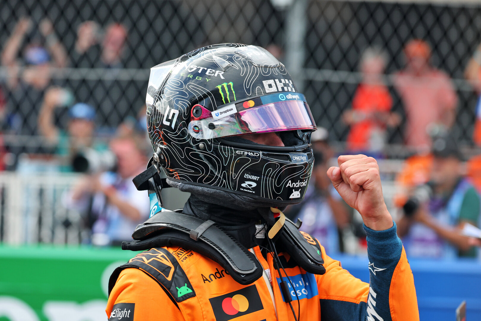 GP OLANDA, Gara winner Lando Norris (GBR) McLaren F1 Team celebrates in parc ferme.
23.08.2026. Formula 1 World Championship, Rd 12, Dutch Grand Prix, Zandvoort, Netherlands, Gara Day.
- www.xpbimages.com, EMail: requests@xpbimages.com © Copyright: Moy / XPB Images