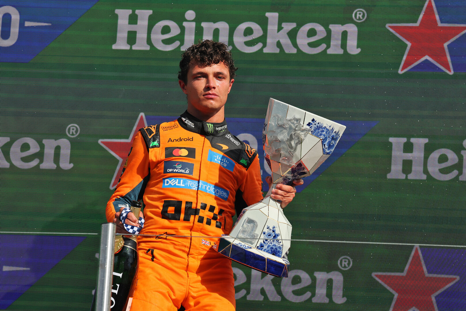 GP OLANDA, Gara winner Lando Norris (GBR) McLaren F1 Team celebrates on the podium.
23.08.2026. Formula 1 World Championship, Rd 12, Dutch Grand Prix, Zandvoort, Netherlands, Gara Day.
- www.xpbimages.com, EMail: requests@xpbimages.com © Copyright: Moy / XPB Images