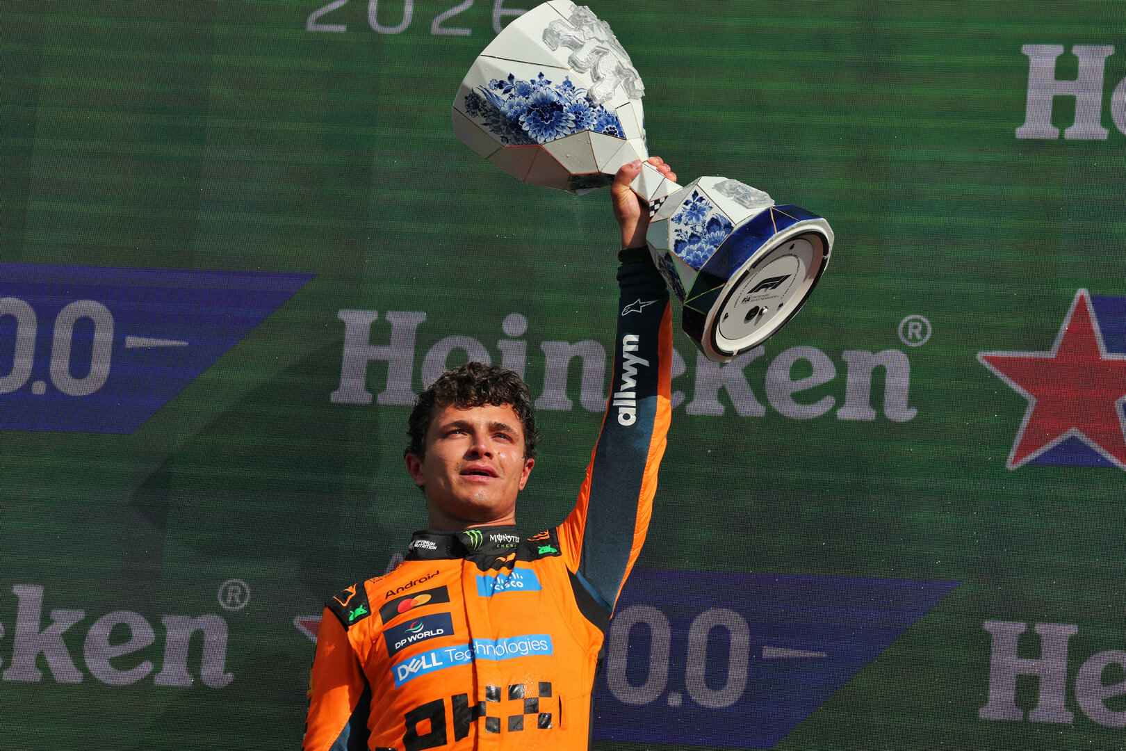 GP OLANDA, Gara winner Lando Norris (GBR) McLaren F1 Team celebrates on the podium.
23.08.2026. Formula 1 World Championship, Rd 12, Dutch Grand Prix, Zandvoort, Netherlands, Gara Day.
- www.xpbimages.com, EMail: requests@xpbimages.com © Copyright: Moy / XPB Images