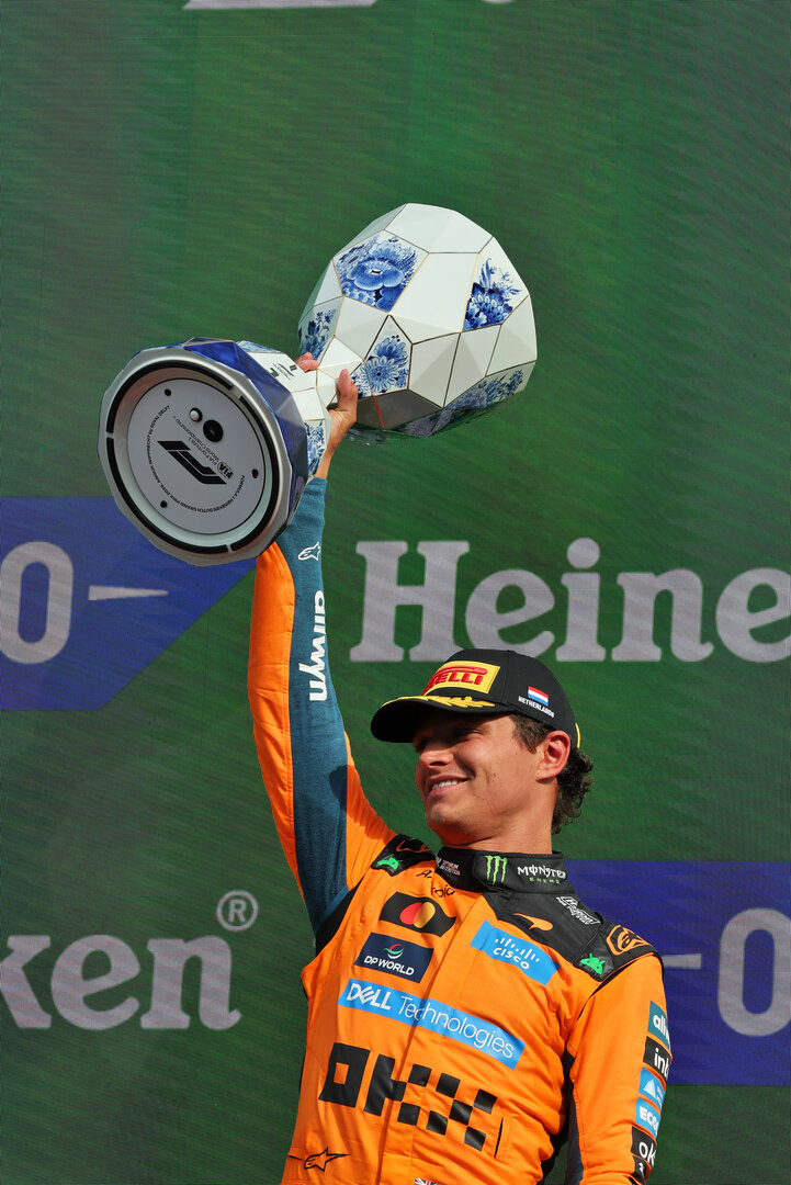 GP OLANDA, Gara winner Lando Norris (GBR) McLaren F1 Team celebrates on the podium.
23.08.2026. Formula 1 World Championship, Rd 12, Dutch Grand Prix, Zandvoort, Netherlands, Gara Day.
- www.xpbimages.com, EMail: requests@xpbimages.com © Copyright: Moy / XPB Images