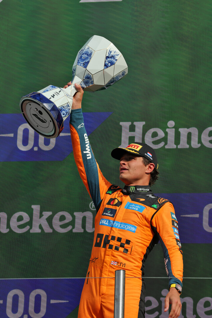 GP OLANDA, Gara winner Lando Norris (GBR) McLaren F1 Team celebrates on the podium.
23.08.2026. Formula 1 World Championship, Rd 12, Dutch Grand Prix, Zandvoort, Netherlands, Gara Day.
- www.xpbimages.com, EMail: requests@xpbimages.com © Copyright: Moy / XPB Images