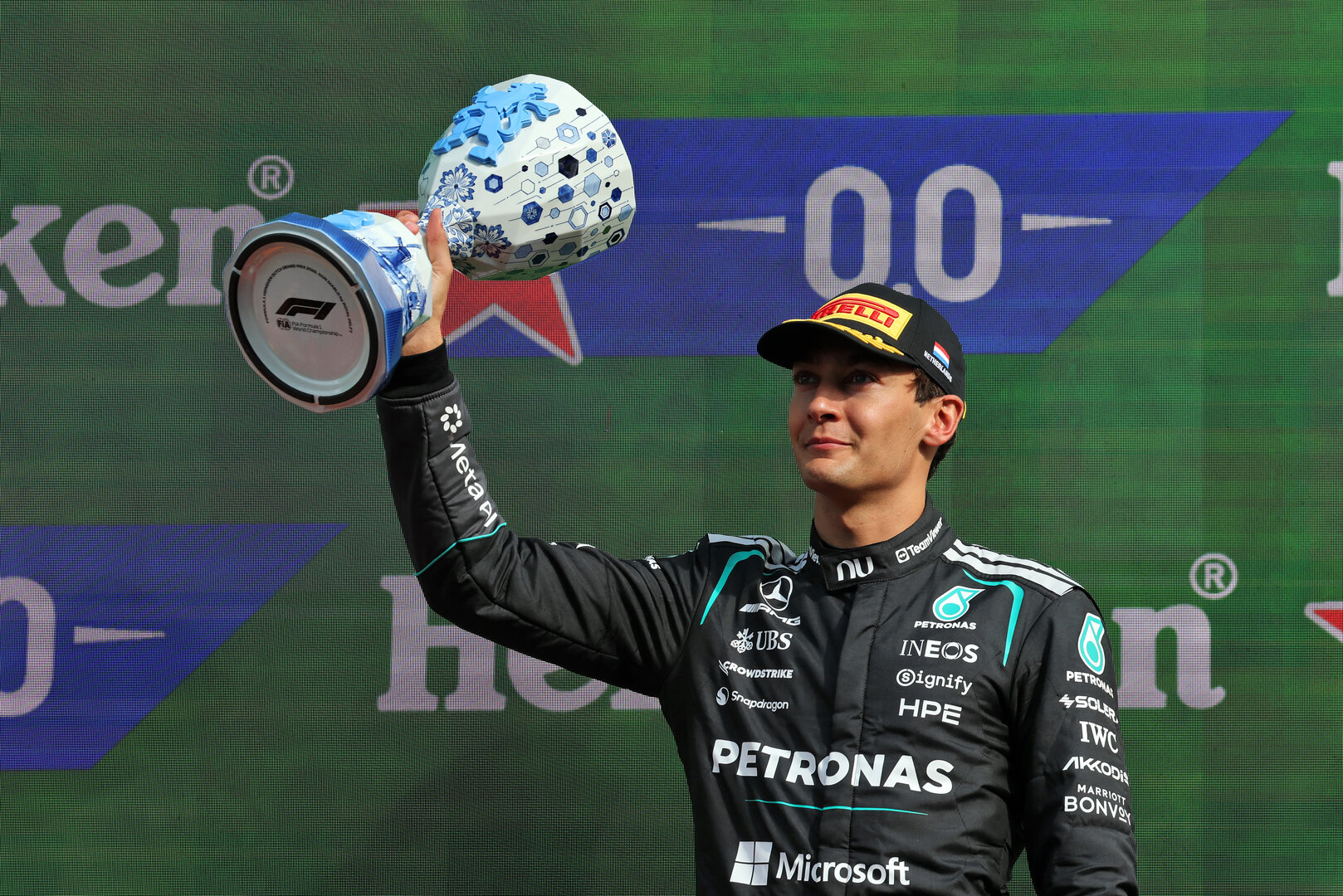 GP OLANDA, George Russell (GBR) Mercedes AMG Formula One Team celebrates his third position on the podium.
23.08.2026. Formula 1 World Championship, Rd 12, Dutch Grand Prix, Zandvoort, Netherlands, Gara Day.
- www.xpbimages.com, EMail: requests@xpbimages.com © Copyright: Moy / XPB Images
