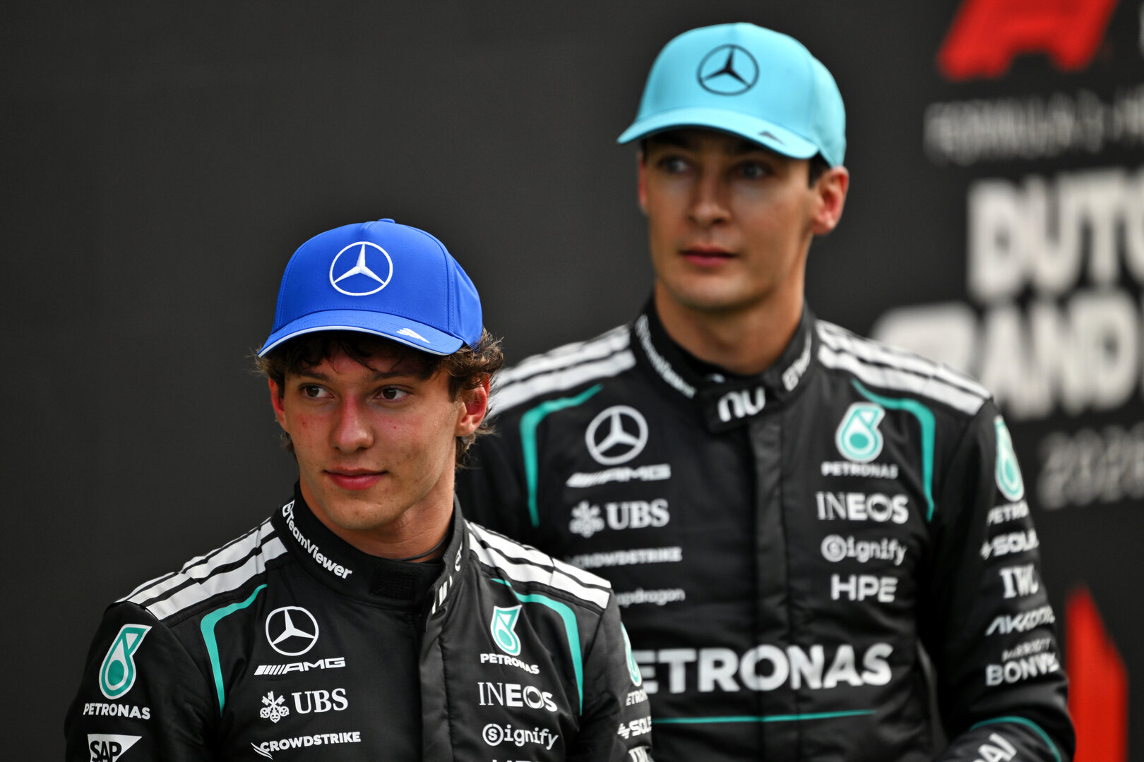 GP OLANDA, Andrea Kimi Antonelli (ITA) Mercedes AMG Formula One Team e George Russell (GBR) Mercedes AMG Formula One Team in parc ferme.
23.08.2026. Formula 1 World Championship, Rd 12, Dutch Grand Prix, Zandvoort, Netherlands, Gara Day.
- www.xpbimages.com, EMail: requests@xpbimages.com © Copyright: Price / XPB Images