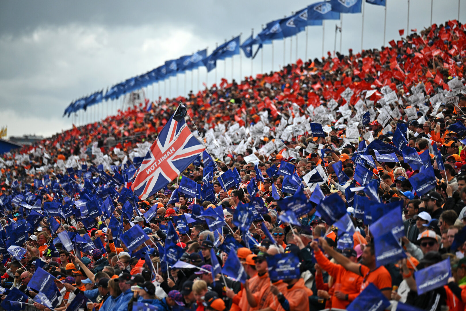 GP OLANDA, Circuit Atmosfera - fans in the grandstand.
23.08.2026. Formula 1 World Championship, Rd 12, Dutch Grand Prix, Zandvoort, Netherlands, Gara Day.
- www.xpbimages.com, EMail: requests@xpbimages.com © Copyright: Price / XPB Images