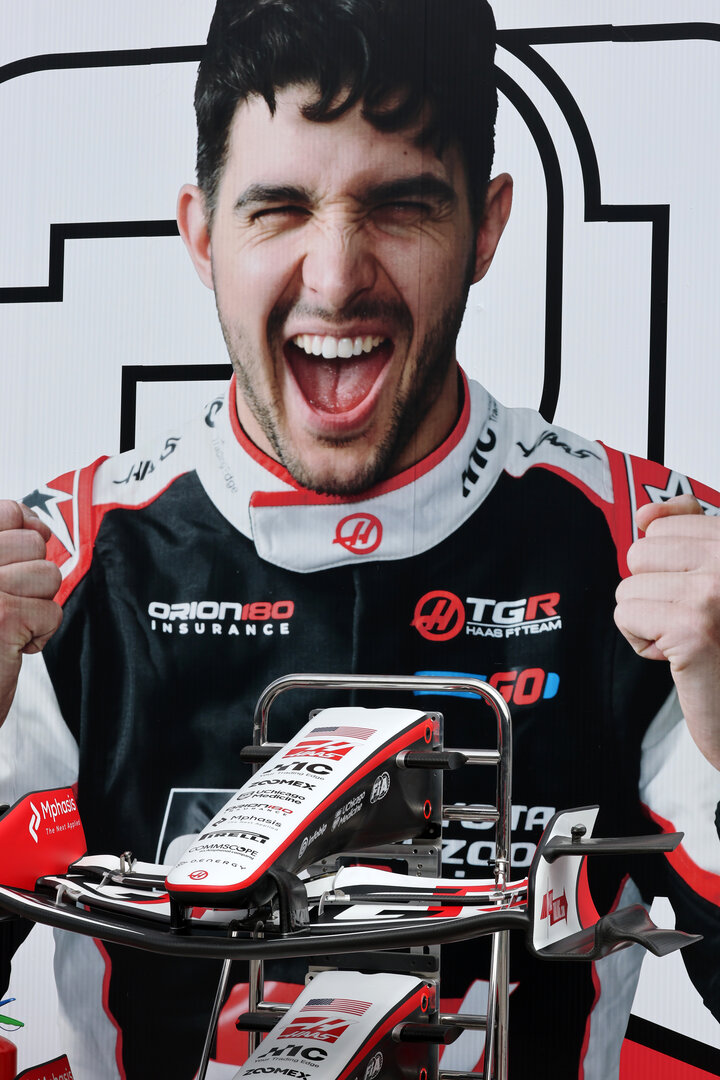 GP SPAGNA,
Esteban Ocon (FRA) Haas F1 Team VF-26. Team poster.
10.09.2026. Formula 1 World Championship, Rd 14, Spanish Grand Prix, Madrid, Spain, Preparation Day.
- www.xpbimages.com, EMail: requests@xpbimages.com © Copyright: XPB Images