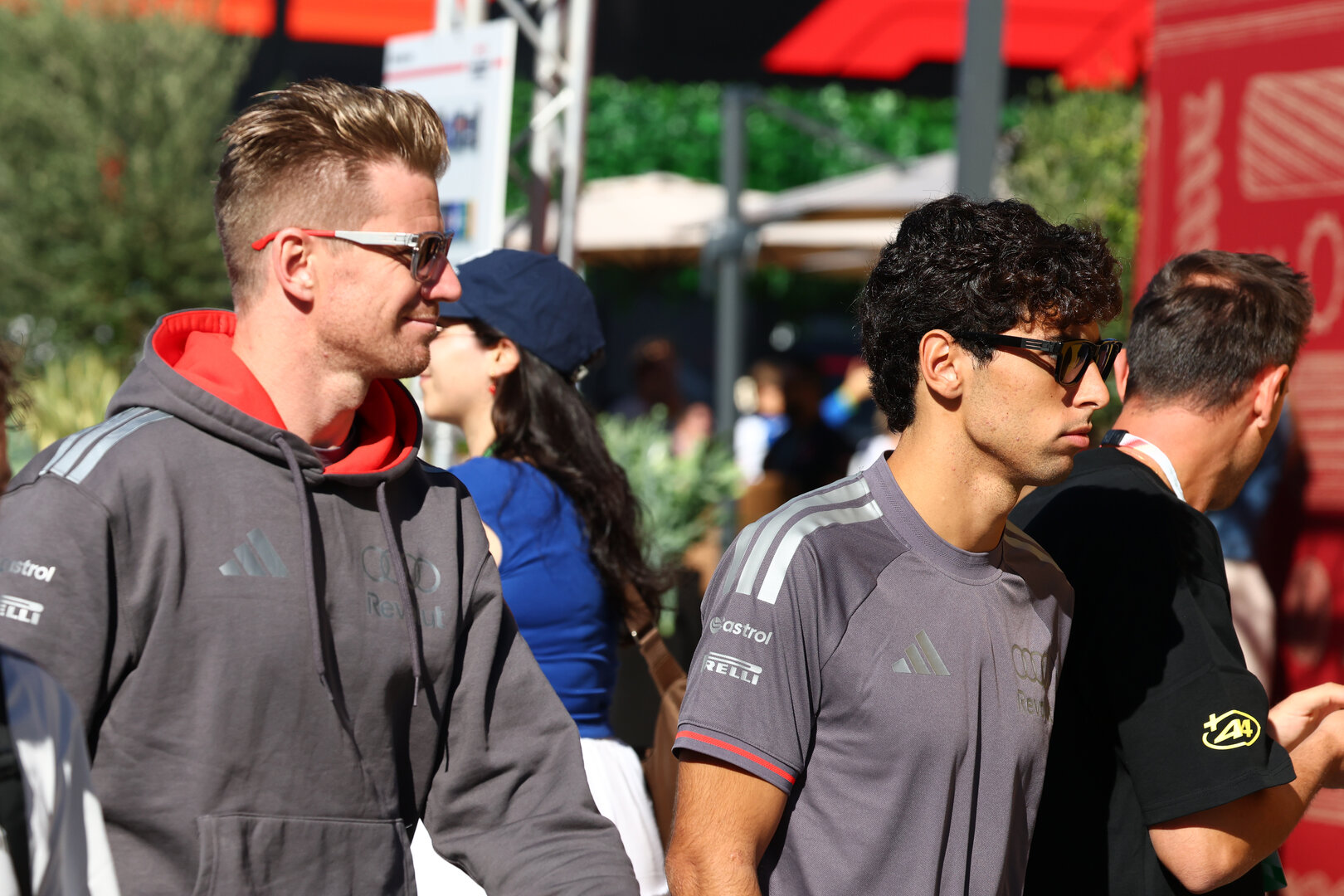 GP SPAGNA, (L to R) Nico Hulkenberg (GER) Audi F1 Team with Gabriel Bortoleto (BRA) Audi F1 Team.11.09.2026 Formula 1 World Championship, Rd 14, Spanish Grand Prix, Madrid, Spain, Practice Day.- www.xpbimages.com, EMail: requests@xpbimages.com © Copyright: XPB Images