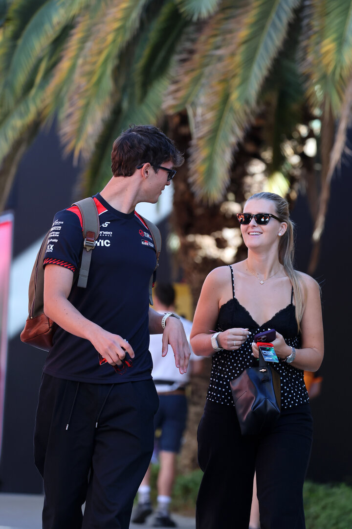 GP SPAGNA, (L to R): Oliver Bearman (GBR) Haas F1 Team with Domenica Alicia Torriani.
11.09.2026 Formula 1 World Championship, Rd 14, Spanish Grand Prix, Madrid, Spain, Practice Day.
- www.xpbimages.com, EMail: requests@xpbimages.com © Copyright: XPB Images