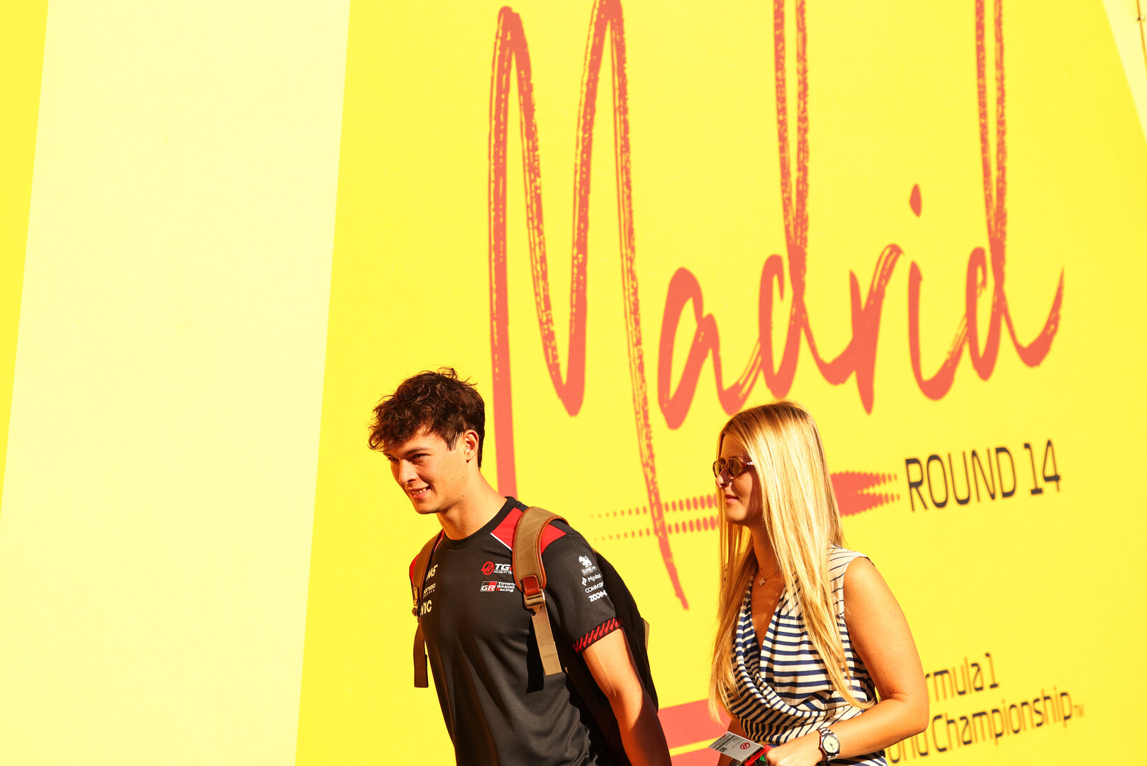 GP SPAGNA, (L to R): Oliver Bearman (GBR) Haas F1 Team with Domenica Alicia Torriani.
12.09.2026. Formula 1 World Championship, Rd 14, Spanish Grand Prix, Madrid, Spain, Qualifiche Day.
- www.xpbimages.com, EMail: requests@xpbimages.com © Copyright: Bearne / XPB Images
