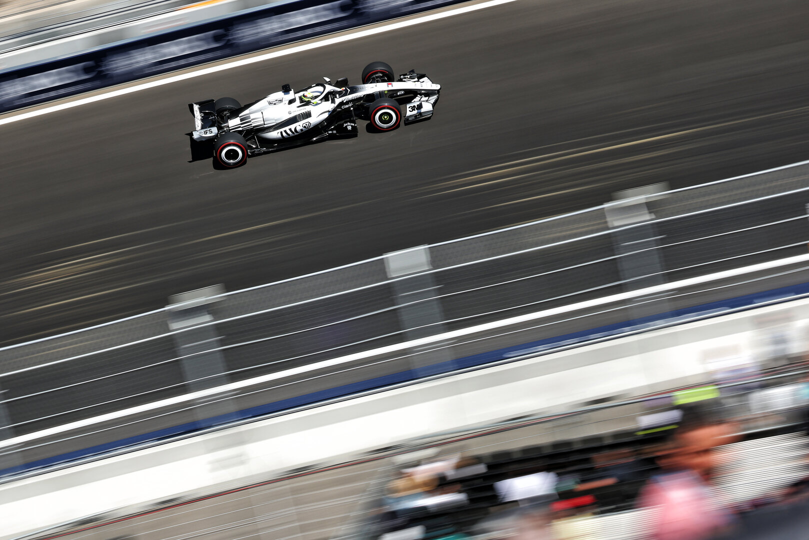 GP SPAGNA, Sergio Perez (MEX) Cadillac Formula 1 Team MAC-26.
12.09.2026. Formula 1 World Championship, Rd 14, Spanish Grand Prix, Madrid, Spain, Qualifiche Day.
- www.xpbimages.com, EMail: requests@xpbimages.com © Copyright: Bearne / XPB Images