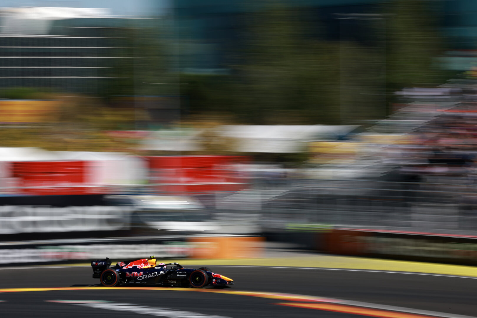 GP SPAGNA, Liam Lawson (NZL) Red Bull Racing RB22.
12.09.2026. Formula 1 World Championship, Rd 14, Spanish Grand Prix, Madrid, Spain, Qualifiche Day.
- www.xpbimages.com, EMail: requests@xpbimages.com © Copyright: Charniaux / XPB Images