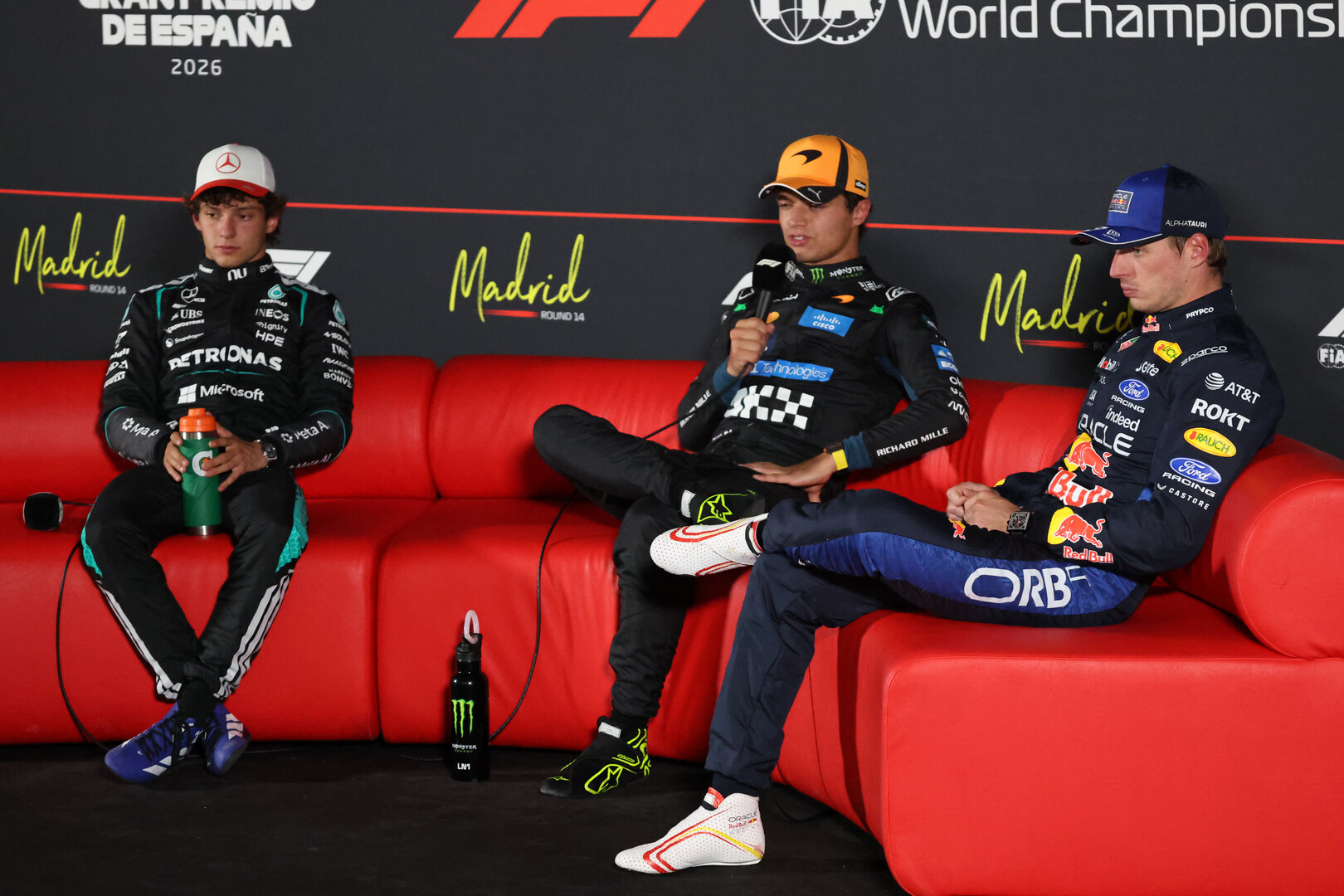 GP SPAGNA, (L to R): Andrea Kimi Antonelli (ITA) Mercedes AMG Formula One Team; Lando Norris (GBR) McLaren F1 Team; e Max Verstappen (NLD) Red Bull Racing, in the post qualifying FIA Press Conference.
12.09.2026. Formula 1 World Championship, Rd 14, Spanish Grand Prix, Madrid, Spain, Qualifiche Day.
- www.xpbimages.com, EMail: requests@xpbimages.com © Copyright: Batchelor / XPB Images
