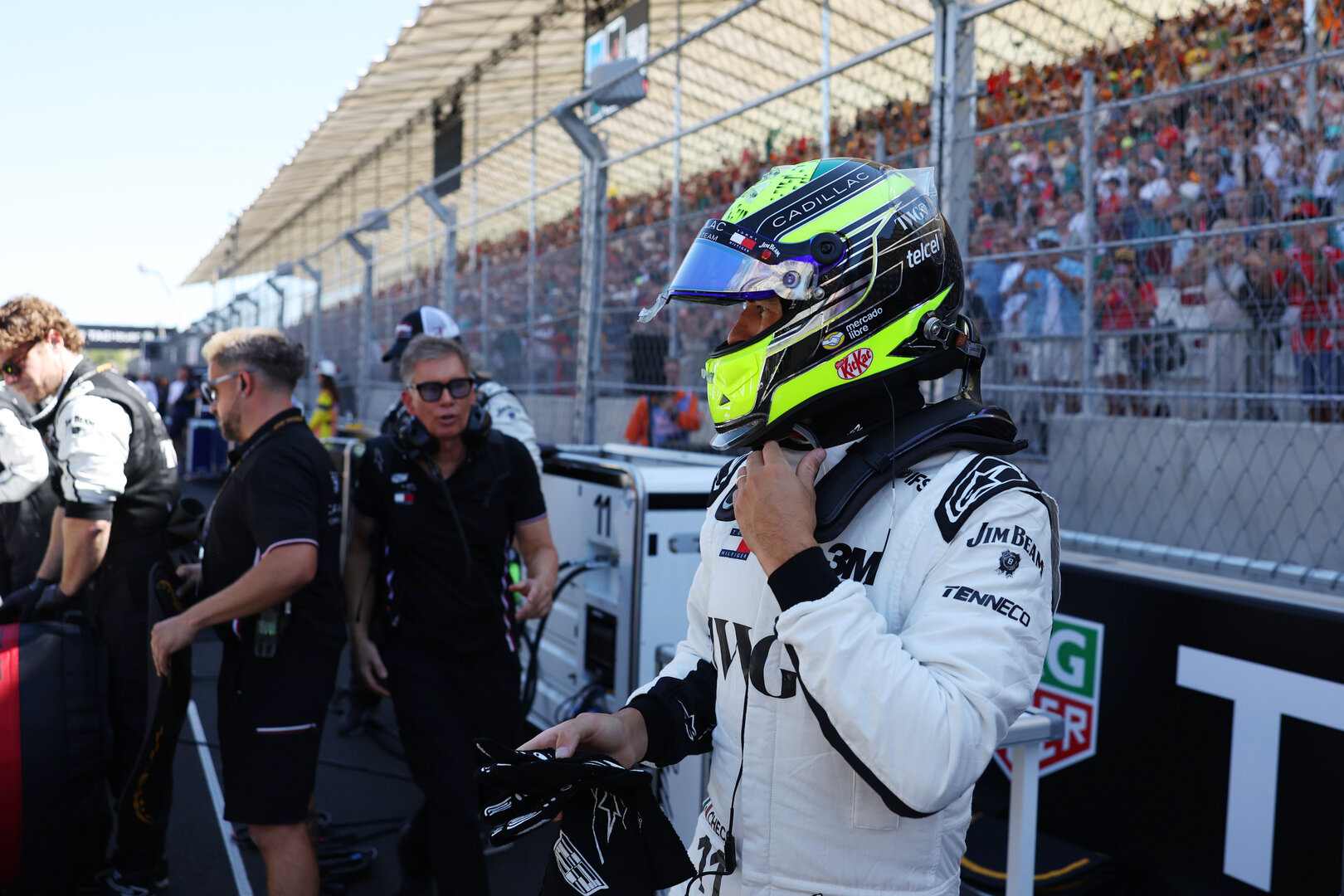 GP SPAGNA, Sergio Perez (MEX) Cadillac Formula 1 Team on the grid.
13.09.2026. Formula 1 World Championship, Rd 14, Spanish Grand Prix, Madrid, Spain, Gara Day.
- www.xpbimages.com, EMail: requests@xpbimages.com © Copyright: Bearne / XPB Images