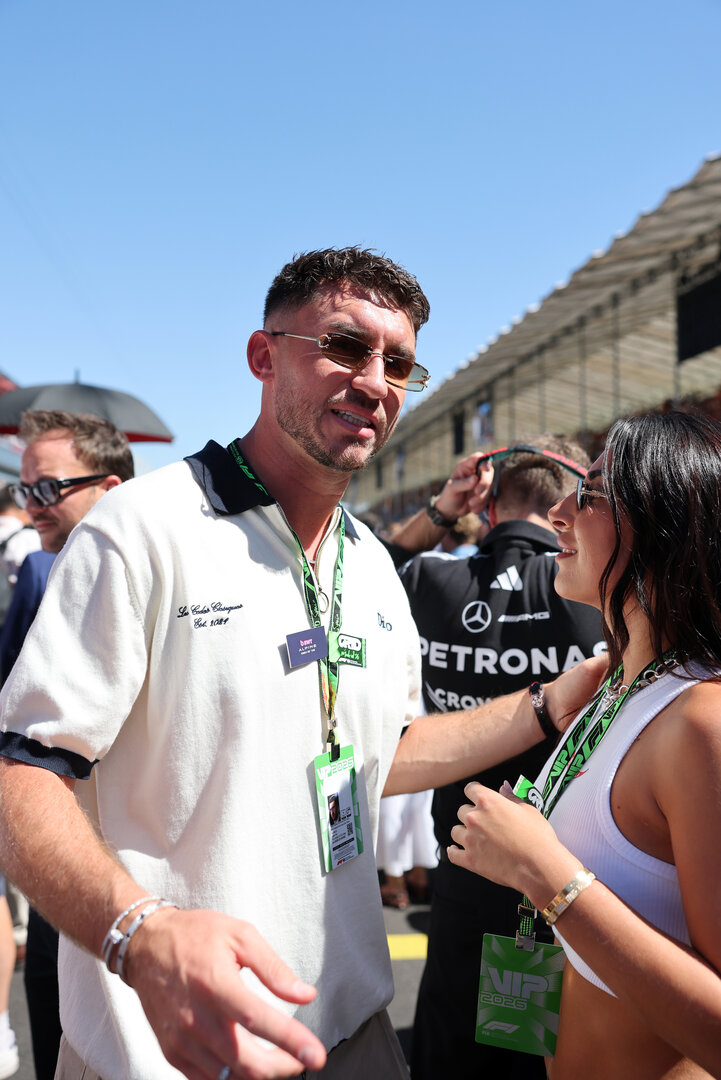 GP SPAGNA, Aymeric Laporte (FRA) Football payer on the grid.
13.09.2026. Formula 1 World Championship, Rd 14, Spanish Grand Prix, Madrid, Spain, Gara Day.
- www.xpbimages.com, EMail: requests@xpbimages.com © Copyright: Moy / XPB Images