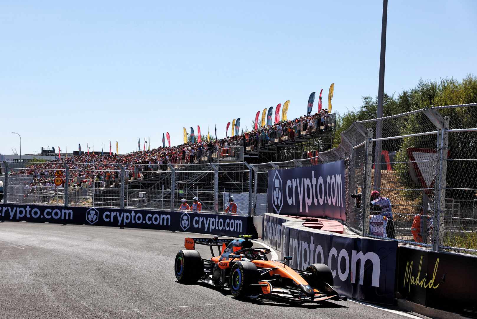 GP SPAGNA, Lando Norris (GBR) McLaren F1 Team MCL40.
13.09.2026. Formula 1 World Championship, Rd 14, Spanish Grand Prix, Madrid, Spain, Gara Day.
- www.xpbimages.com, EMail: requests@xpbimages.com © Copyright: Bearne / XPB Images