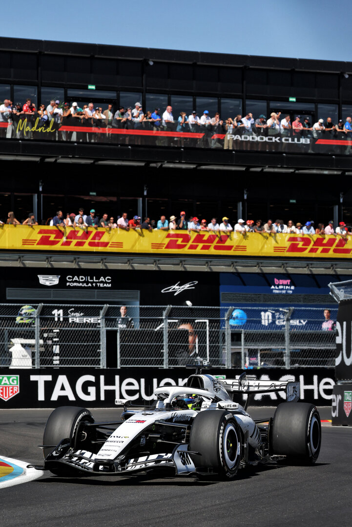 GP SPAGNA, Sergio Perez (MEX) Cadillac Formula 1 Team MAC-26.
13.09.2026. Formula 1 World Championship, Rd 14, Spanish Grand Prix, Madrid, Spain, Gara Day.
- www.xpbimages.com, EMail: requests@xpbimages.com © Copyright: Moy / XPB Images