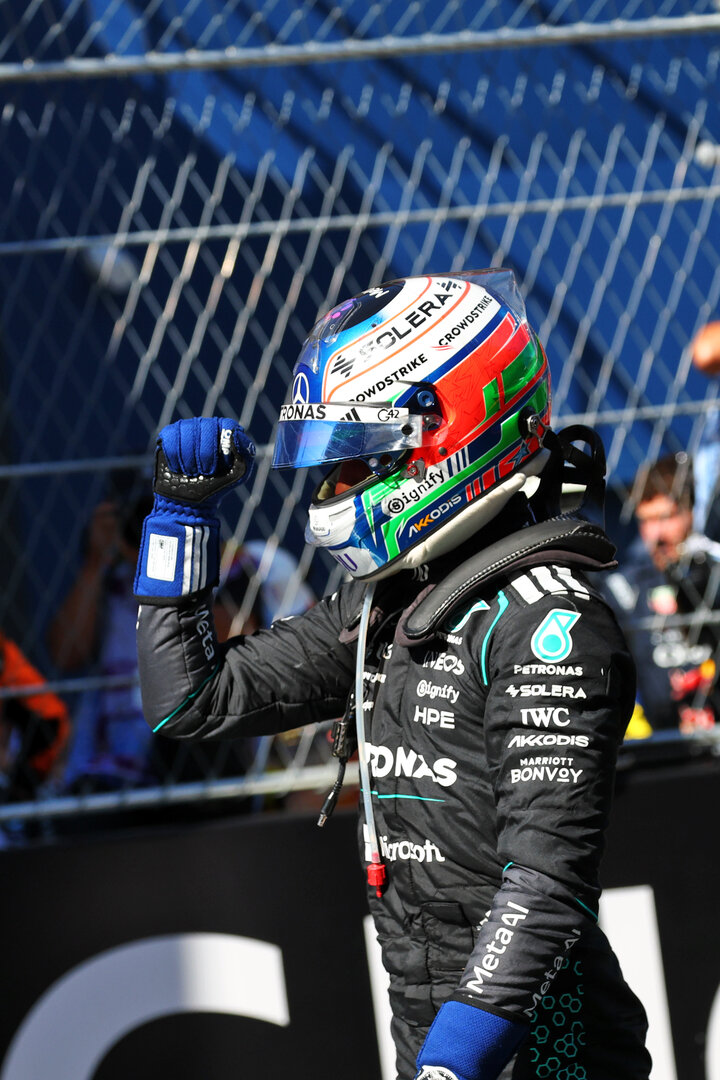 GP SPAGNA, Gara winner Andrea Kimi Antonelli (ITA) Mercedes AMG Formula One Team celebrates in parc ferme.
13.09.2026. Formula 1 World Championship, Rd 14, Spanish Grand Prix, Madrid, Spain, Gara Day.
- www.xpbimages.com, EMail: requests@xpbimages.com © Copyright: Bearne / XPB Images