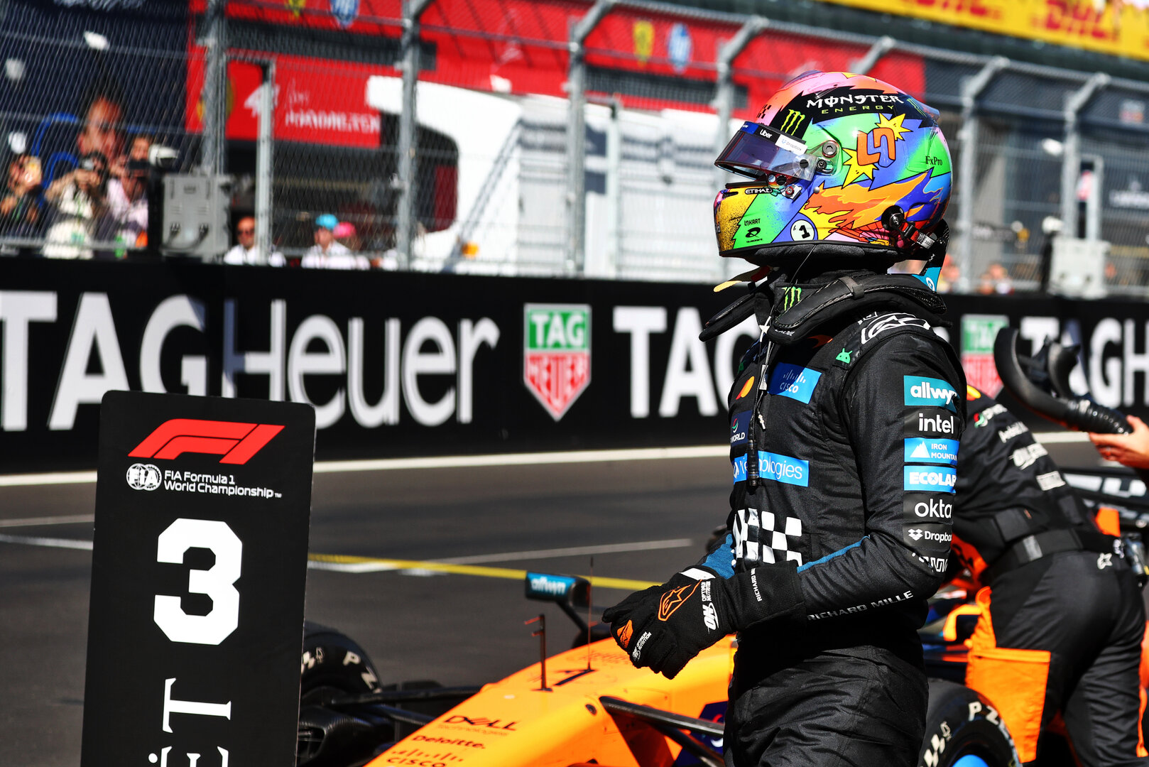 GP SPAGNA, Third placed Lando Norris (GBR) McLaren F1 Team in parc ferme.
13.09.2026. Formula 1 World Championship, Rd 14, Spanish Grand Prix, Madrid, Spain, Gara Day.
- www.xpbimages.com, EMail: requests@xpbimages.com © Copyright: Bearne / XPB Images