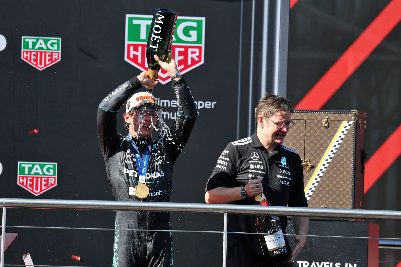 GP SPAGNA, (L to R): Gara winner Andrea Kimi Antonelli (ITA) Mercedes AMG Formula One Team celebrates on the podium with David Lamb (GBR) Mercedes AMG High Performance Powertrains Performance Engineer.
13.09.2026. Formula 1 World Championship, Rd 14, Spanish Grand Prix, Madrid, Spain, Gara Day.
- www.xpbimages.com, EMail: requests@xpbimages.com © Copyright: Moy / XPB Images