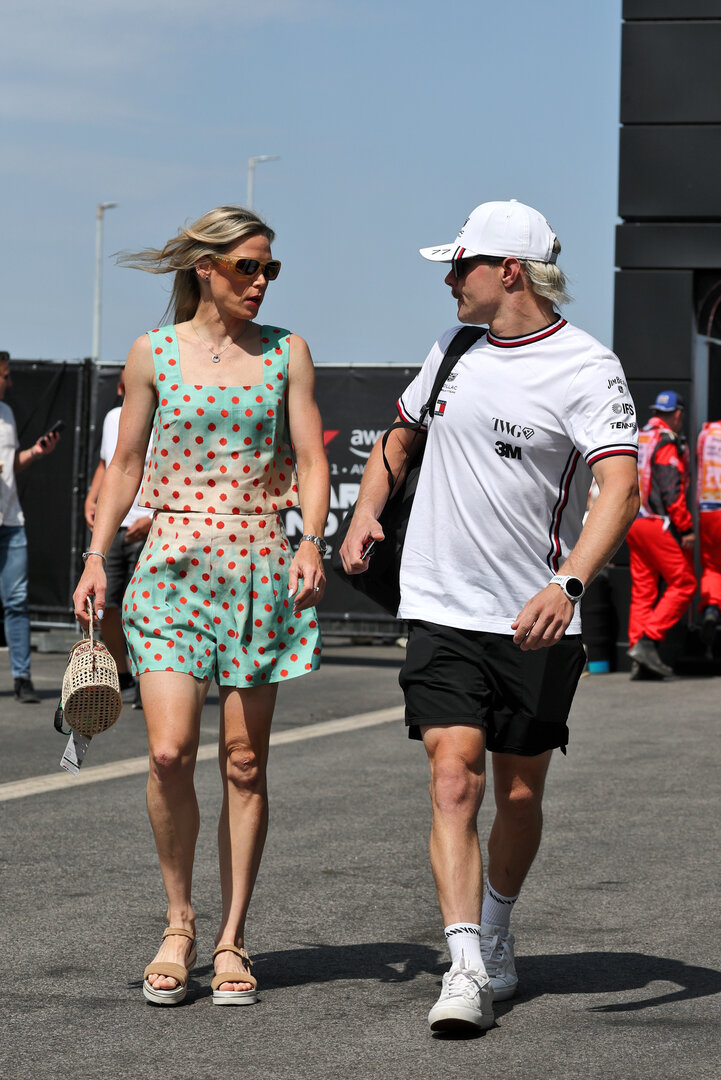 GP UNGHERIA, (L to R): Tiffany Cromwell (AUS) Professional Cyclist with her boyfriend Valtteri Bottas (FIN) Cadillac Formula 1 Team.
26.07.2026. Formula 1 World Championship, Rd 11, Hungarian Grand Prix, Budapest, Hungary, Gara Day.
- www.xpbimages.com, EMail: requests@xpbimages.com © Copyright: Moy / XPB Images