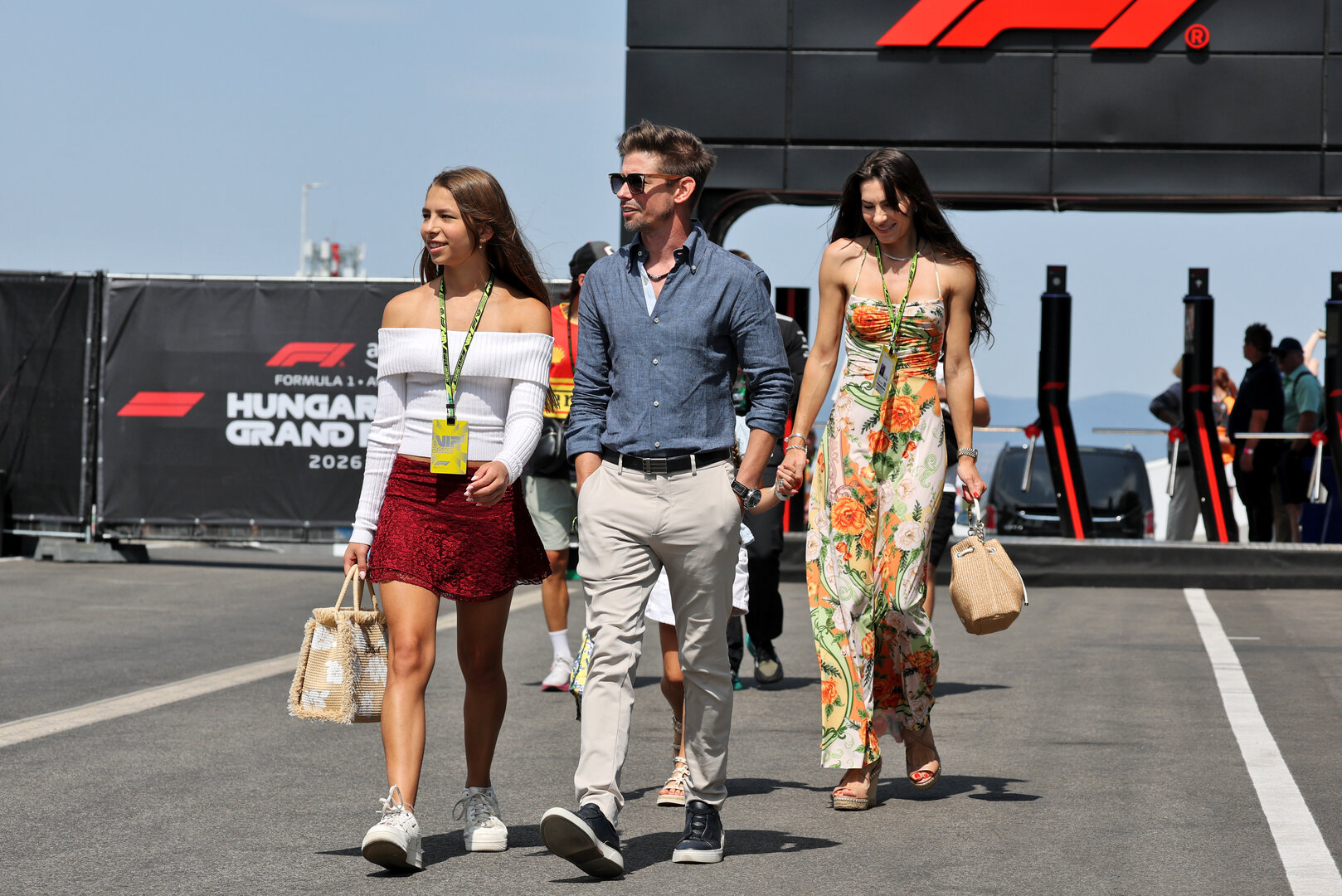 GP UNGHERIA, Casey Stoner (AUS) former MotoGP Rider with his daughter Alessandra Stoner. 
26.07.2026. Formula 1 World Championship, Rd 11, Hungarian Grand Prix, Budapest, Hungary, Gara Day.
- www.xpbimages.com, EMail: requests@xpbimages.com © Copyright: Moy / XPB Images