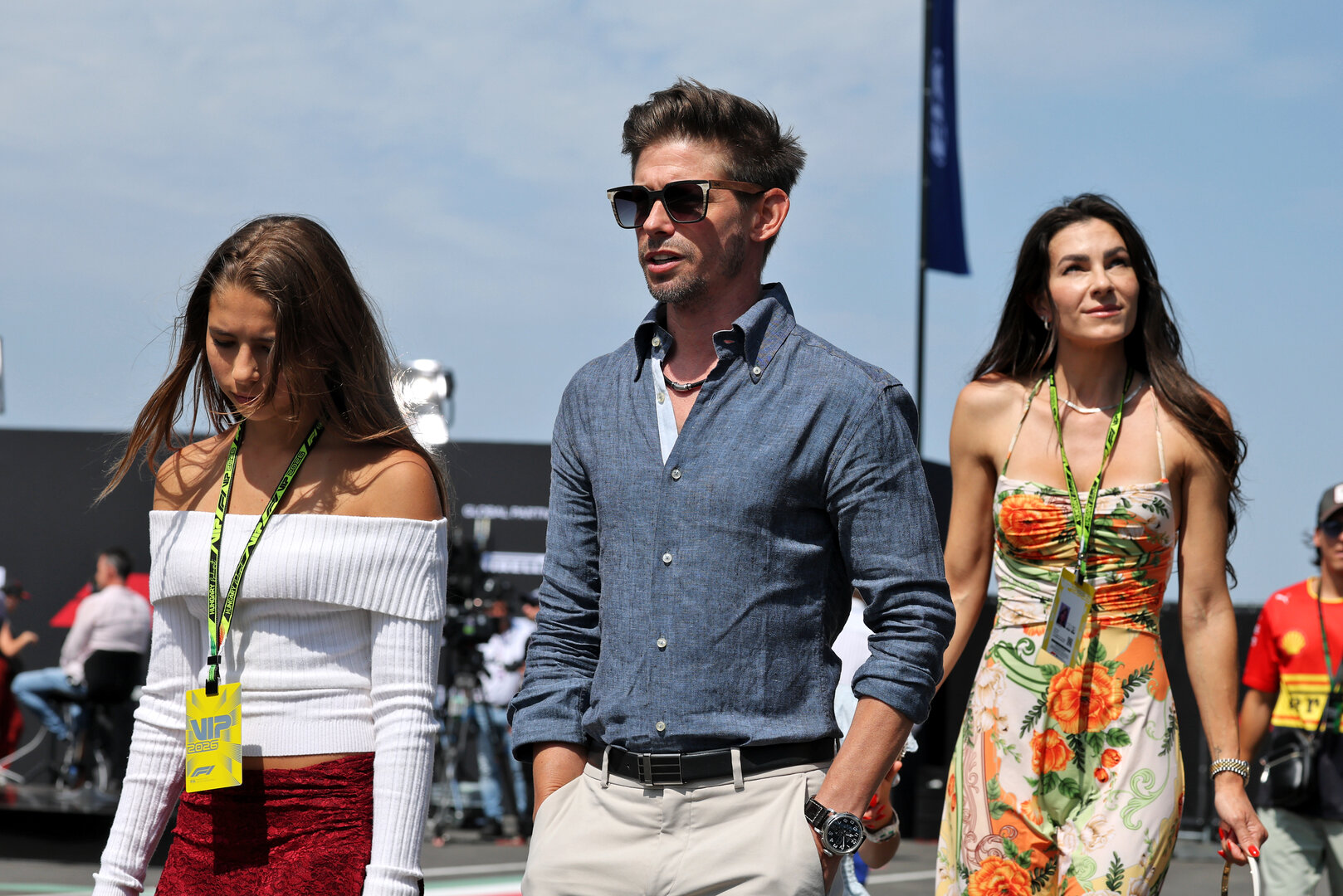 GP UNGHERIA, Casey Stoner (AUS) former MotoGP Rider with his daughter Alessandra Stoner. 
26.07.2026. Formula 1 World Championship, Rd 11, Hungarian Grand Prix, Budapest, Hungary, Gara Day.
- www.xpbimages.com, EMail: requests@xpbimages.com © Copyright: Moy / XPB Images