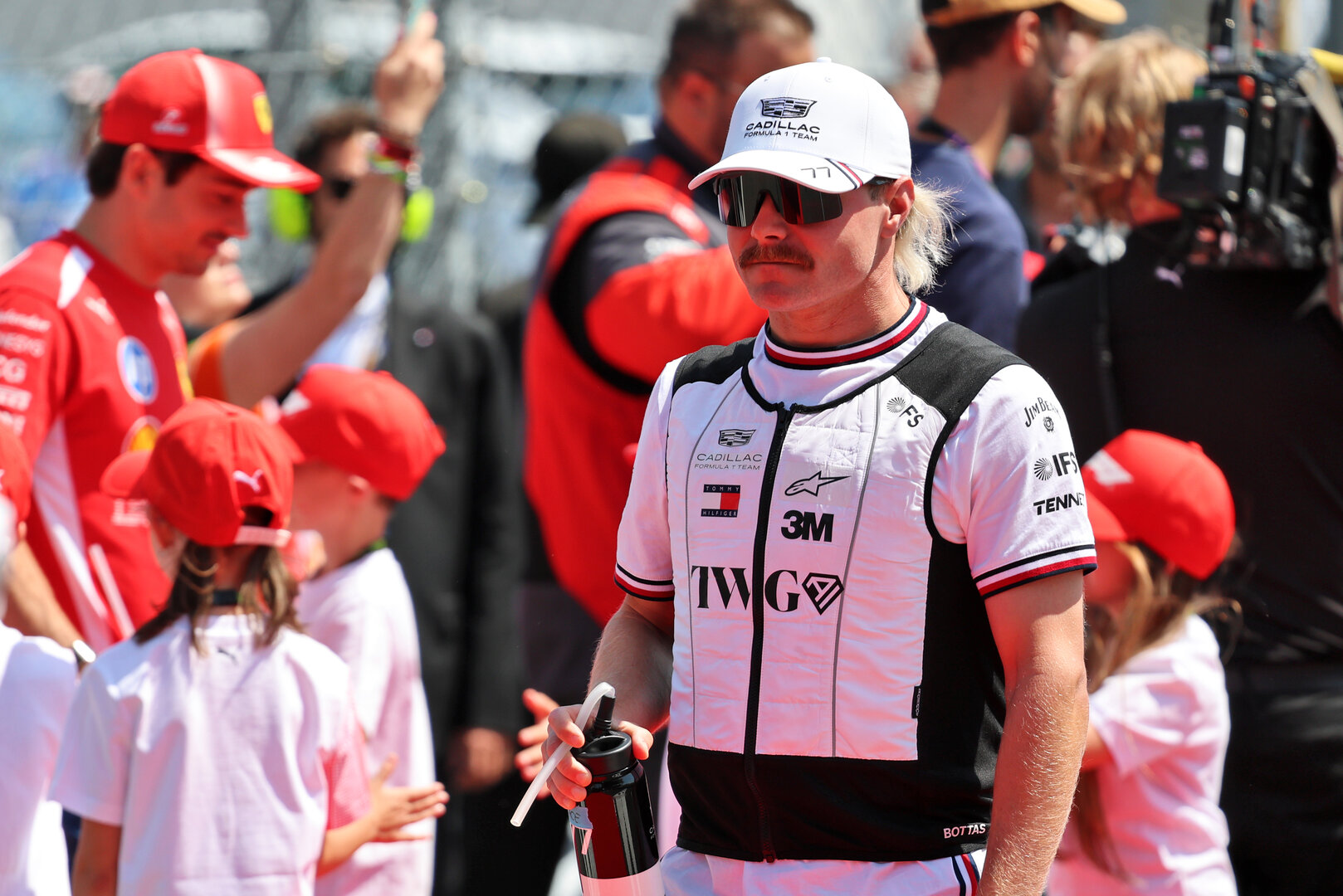 GP UNGHERIA, Valtteri Bottas (FIN) Cadillac Formula 1 Team on the drivers' parade.
26.07.2026. Formula 1 World Championship, Rd 11, Hungarian Grand Prix, Budapest, Hungary, Gara Day.
- www.xpbimages.com, EMail: requests@xpbimages.com © Copyright: Batchelor / XPB Images