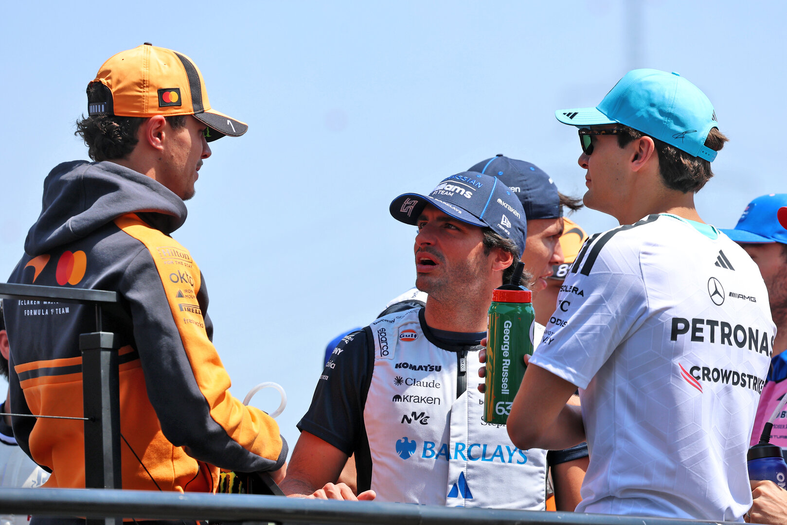 GP UNGHERIA, (L to R): Lando Norris (GBR) McLaren F1 Team with Carlos Sainz (ESP) Williams F1 Team e George Russell (GBR) Mercedes AMG Formula One Team on the drivers' parade.
26.07.2026. Formula 1 World Championship, Rd 11, Hungarian Grand Prix, Budapest, Hungary, Gara Day.
- www.xpbimages.com, EMail: requests@xpbimages.com © Copyright: Batchelor / XPB Images