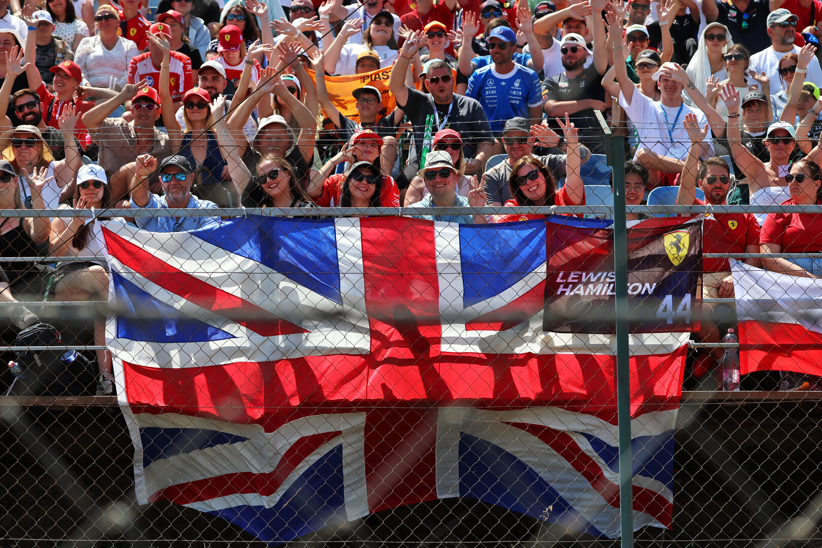 GP UNGHERIA, Circuit Atmosfera - fans in the grandstand.
26.07.2026. Formula 1 World Championship, Rd 11, Hungarian Grand Prix, Budapest, Hungary, Gara Day.
 - www.xpbimages.com, EMail: requests@xpbimages.com © Copyright: Rew / XPB Images
