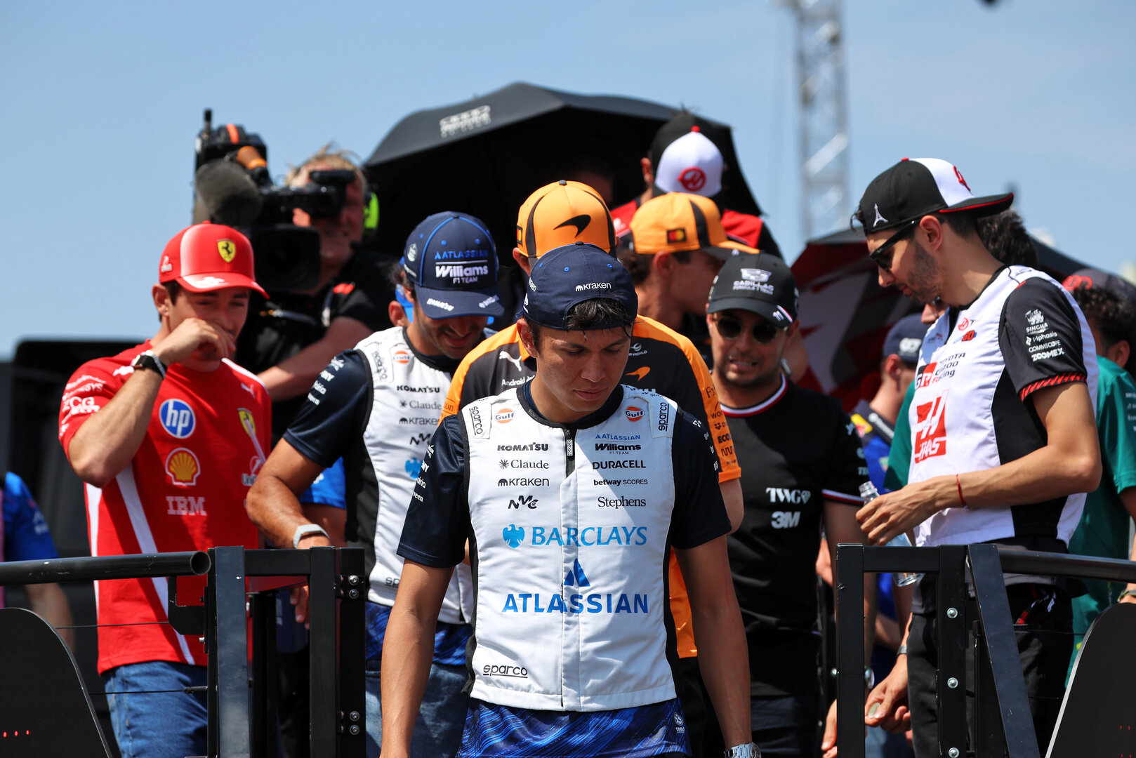 GP UNGHERIA, Alexander Albon (THA) Williams F1 Team on the drivers' parade.
26.07.2026. Formula 1 World Championship, Rd 11, Hungarian Grand Prix, Budapest, Hungary, Gara Day.
 - www.xpbimages.com, EMail: requests@xpbimages.com © Copyright: Rew / XPB Images