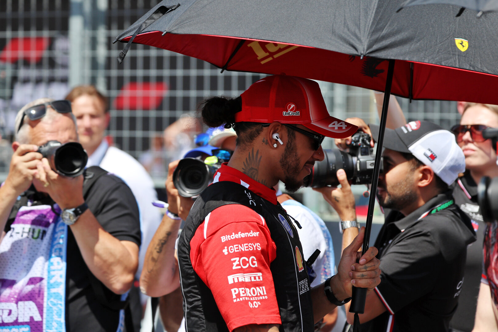 GP UNGHERIA, Lewis Hamilton (GBR) Ferrari on the drivers' parade.
26.07.2026. Formula 1 World Championship, Rd 11, Hungarian Grand Prix, Budapest, Hungary, Gara Day.
- www.xpbimages.com, EMail: requests@xpbimages.com © Copyright: Rew / XPB Images