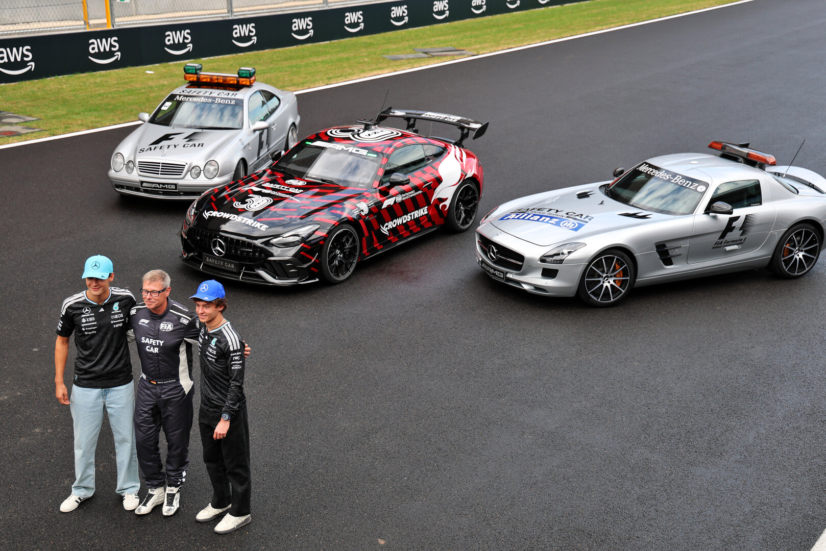 GP UNGHERIA, (L to R): George Russell (GBR) Mercedes AMG Formula One Team; Bernd Maylander (GER) FIA Safety Car Driver; e Andrea Kimi Antonelli (ITA) Mercedes AMG Formula One Team, celebrate 30 years of the Mercedes FIA Safety Car.
23.07.2026. Formula 1 World Championship, Rd 11, Hungarian Grand Prix, Budapest, Hungary, Preparation Day.
- www.xpbimages.com, EMail: requests@xpbimages.com © Copyright: Batchelor / XPB Images