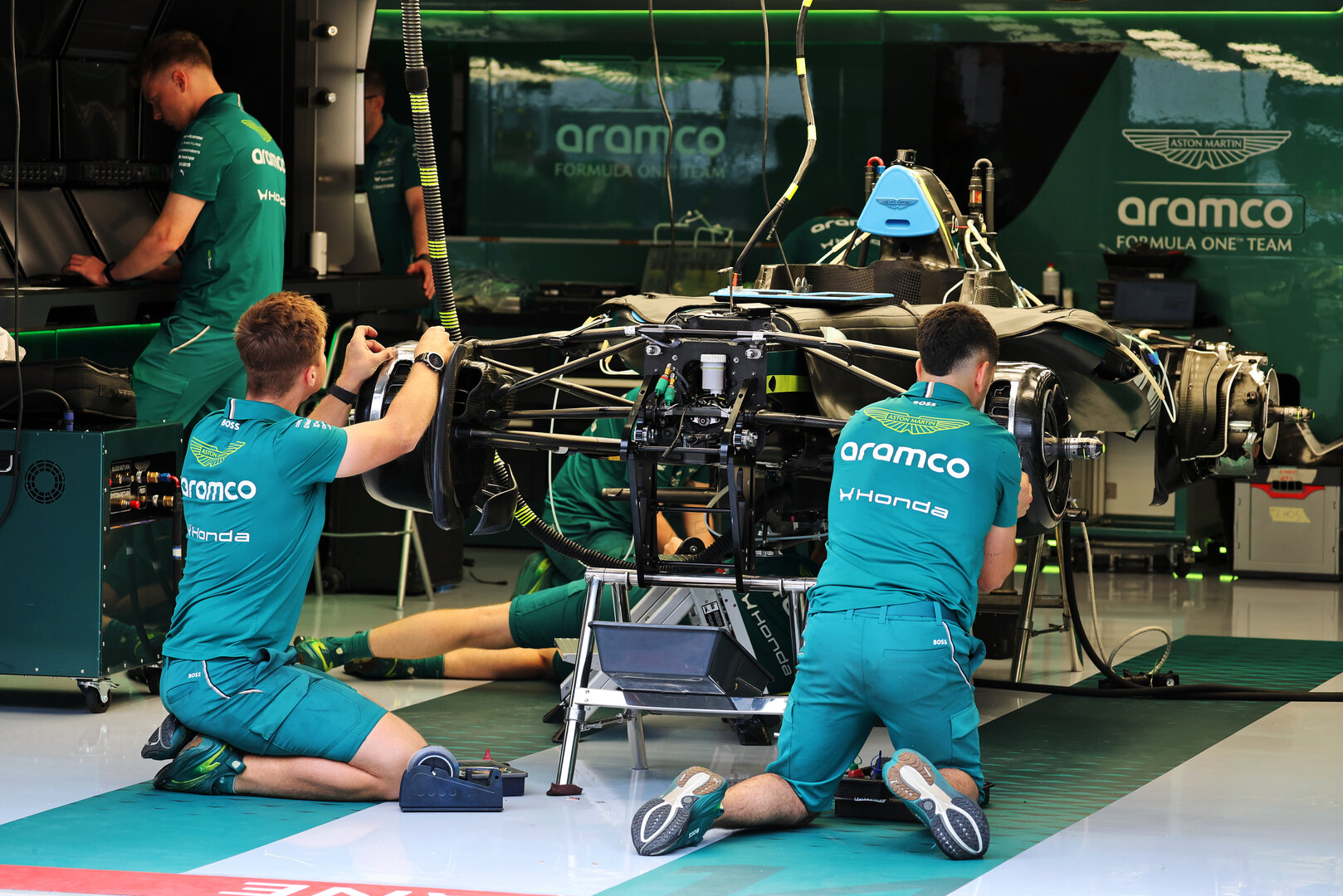 GP UNGHERIA, Aston Martin F1 Team being prepared by meccanici in the pit garage.
23.07.2026. Formula 1 World Championship, Rd 11, Hungarian Grand Prix, Budapest, Hungary, Preparation Day.
- www.xpbimages.com, EMail: requests@xpbimages.com © Copyright: Moy / XPB Images