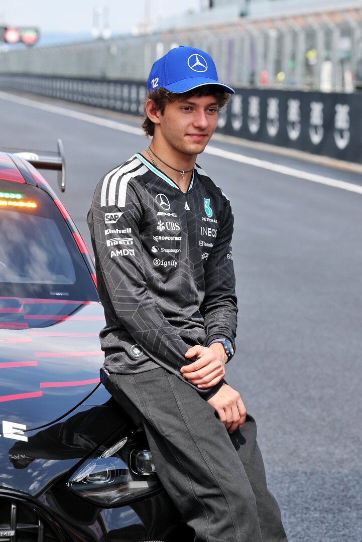GP UNGHERIA, Andrea Kimi Antonelli (ITA) Mercedes AMG Formula One Team celebrates 30 years of the Mercedes FIA Safety Car. 
23.07.2026. Formula 1 World Championship, Rd 11, Hungarian Grand Prix, Budapest, Hungary, Preparation Day.
- www.xpbimages.com, EMail: requests@xpbimages.com © Copyright: Moy / XPB Images