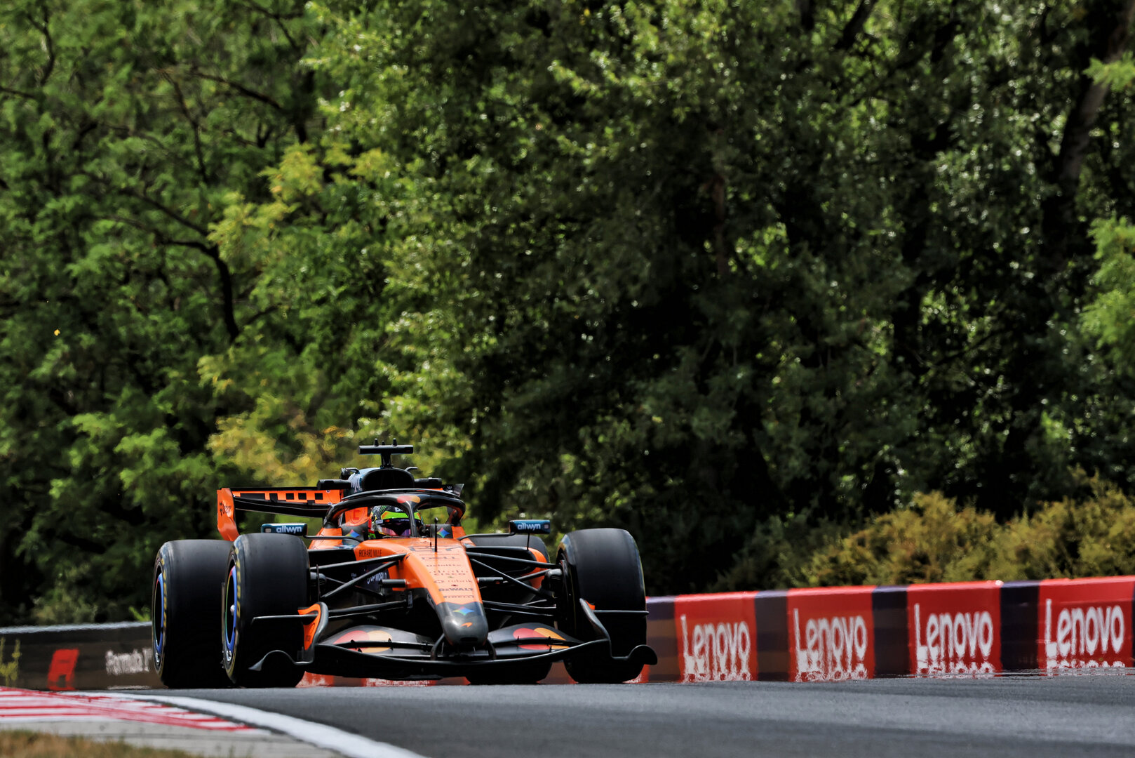 GP UNGHERIA, Leonardo Fornaroli (ITA) McLaren F1 Team MCL40 Reserve Driver.
24.07.2026. Formula 1 World Championship, Rd 11, Hungarian Grand Prix, Budapest, Hungary, Practice Day.
 - www.xpbimages.com, EMail: requests@xpbimages.com © Copyright: Rew / XPB Images