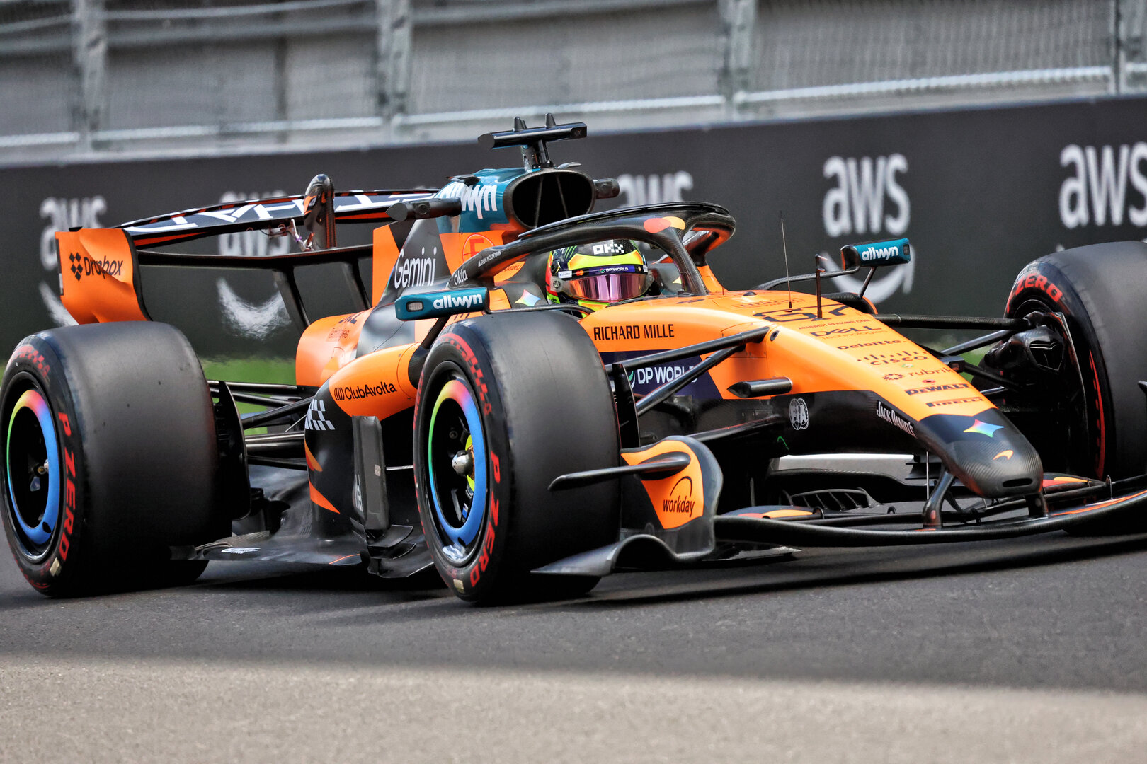 GP UNGHERIA, Leonardo Fornaroli (ITA) McLaren F1 Team MCL40 Reserve Driver.
24.07.2026. Formula 1 World Championship, Rd 11, Hungarian Grand Prix, Budapest, Hungary, Practice Day.
- www.xpbimages.com, EMail: requests@xpbimages.com © Copyright: Batchelor / XPB Images
