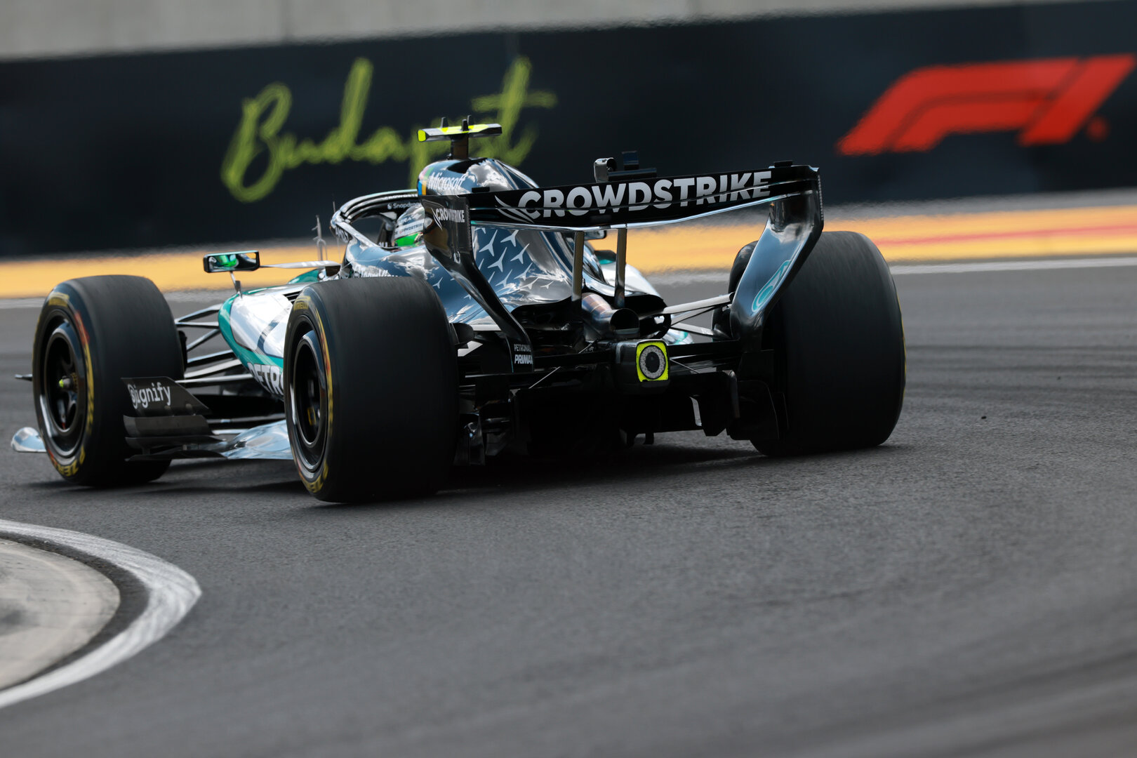 GP UNGHERIA, Frederik Vesti (DEN) Mercedes AMG Formula One Team W17 Reserve Driver.
24.07.2026. Formula 1 World Championship, Rd 11, Hungarian Grand Prix, Budapest, Hungary, Practice Day.
- www.xpbimages.com, EMail: requests@xpbimages.com © Copyright: Charniaux / XPB Images